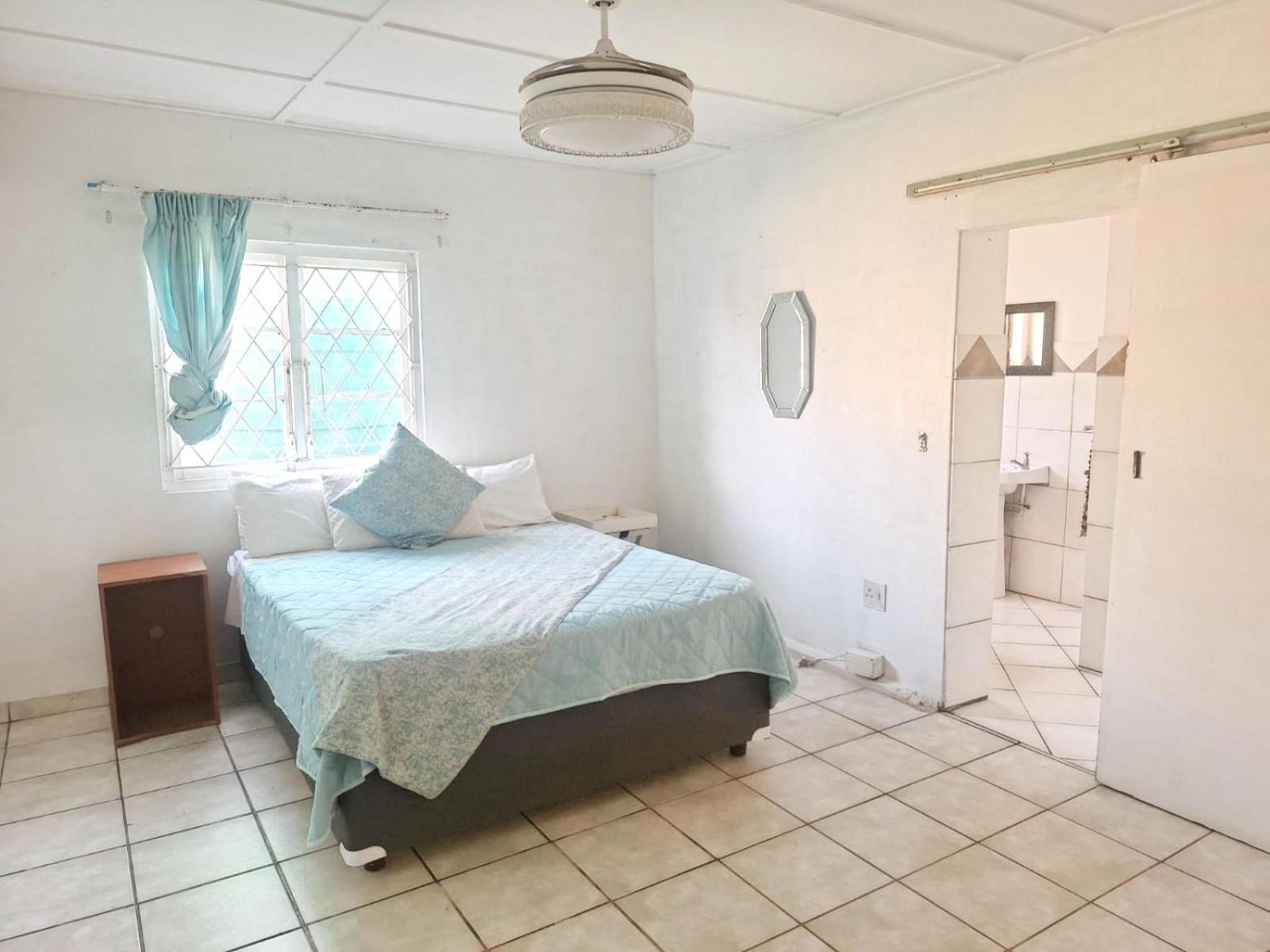 Two-Bedroom House photo 2