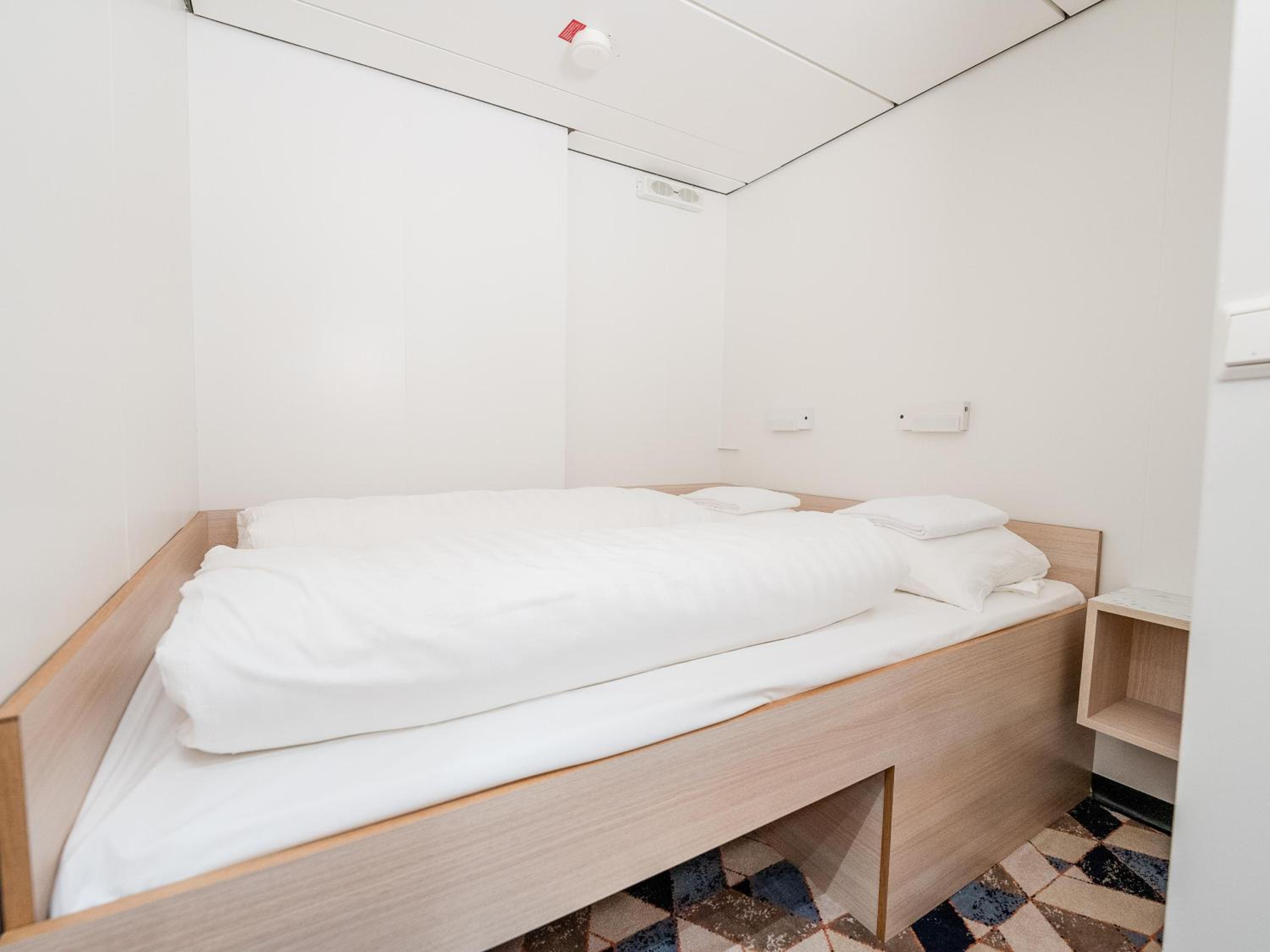 Standard inside double bed cabin photo 1