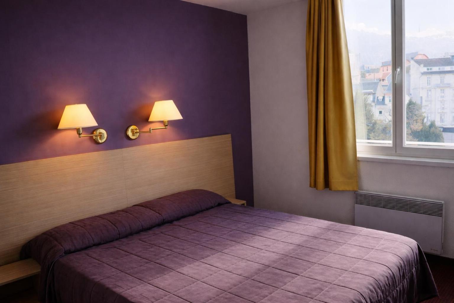 Double Room with Air-Conditioning