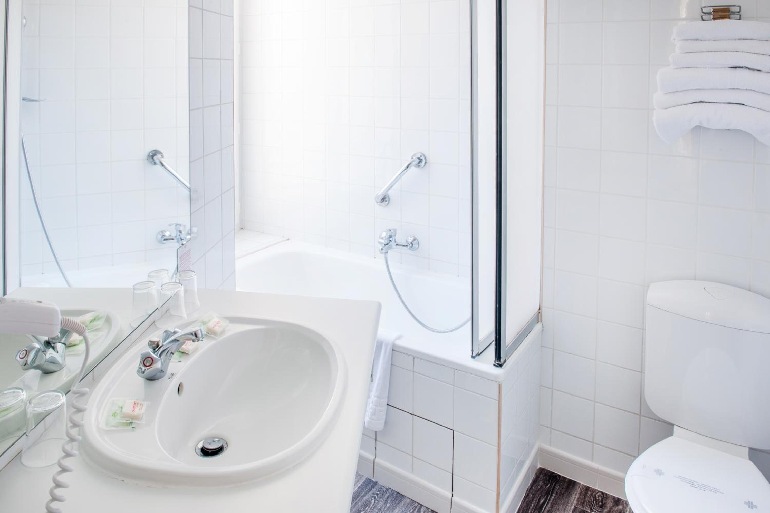 Double Room with Air-Conditioning