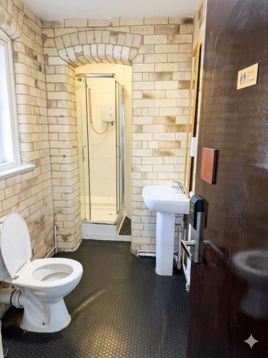 Double Room with Private External Bathroom photo 3