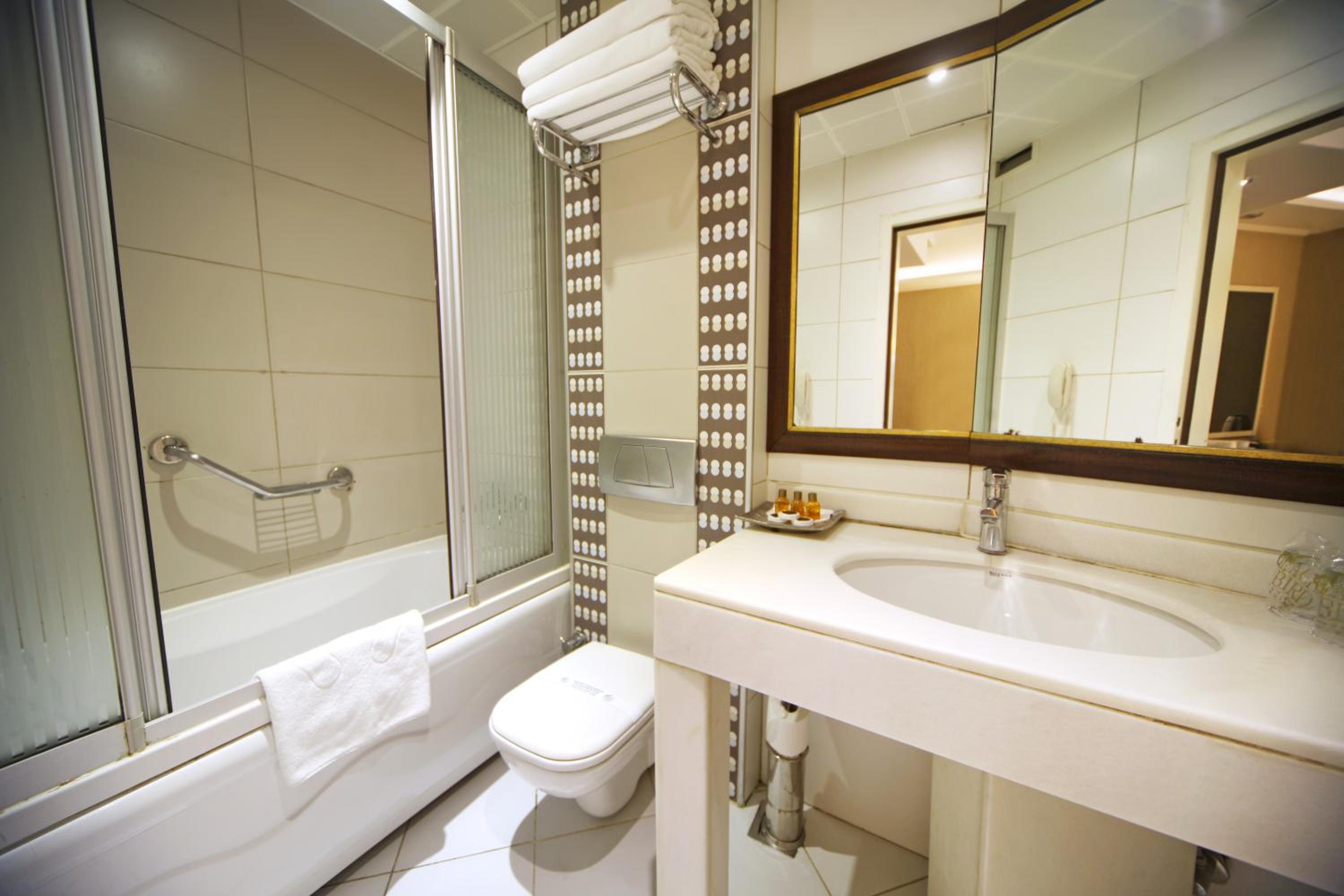 Standard Double or Twin Room photo 1