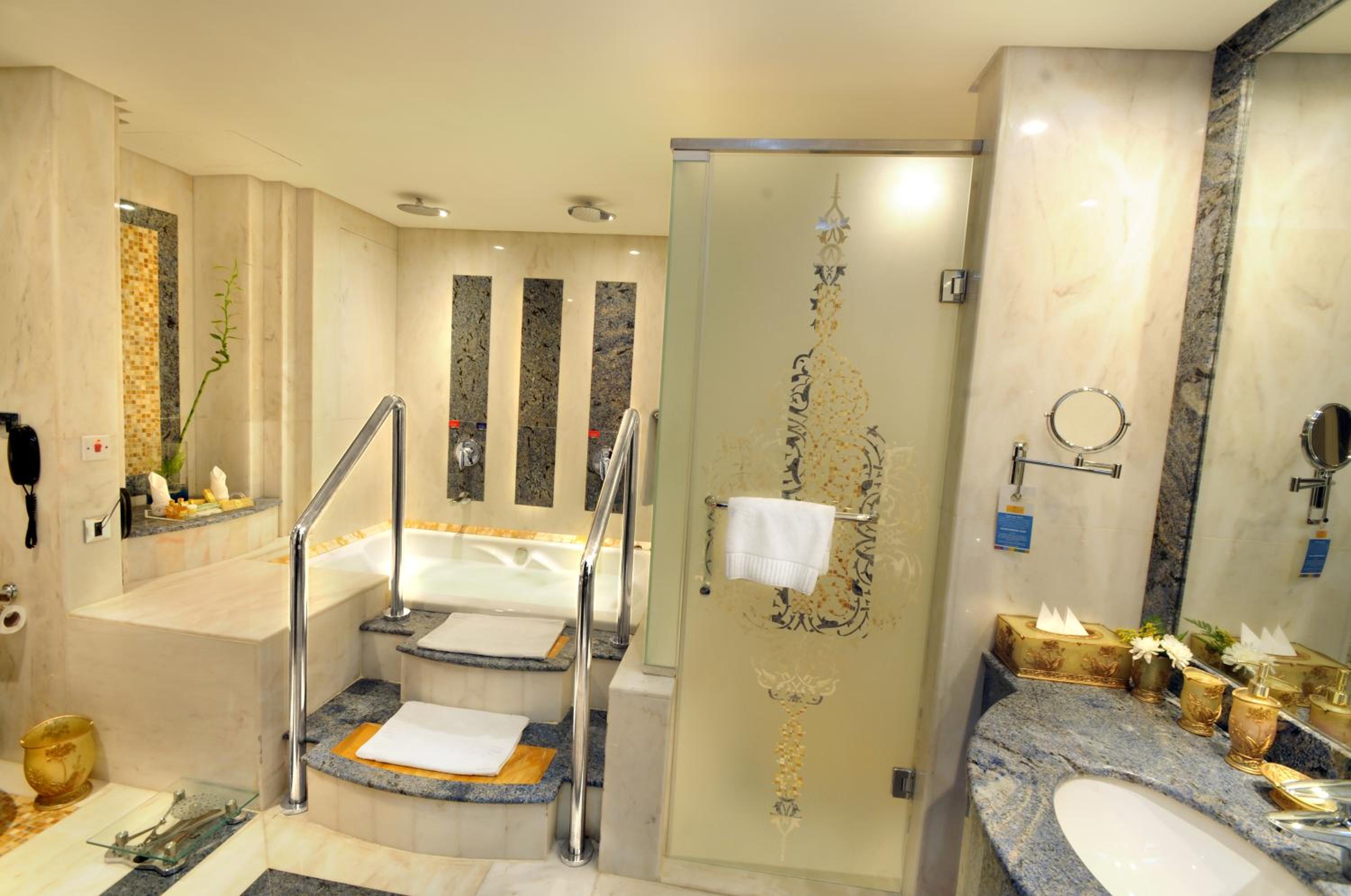 Royal Suite photo 3