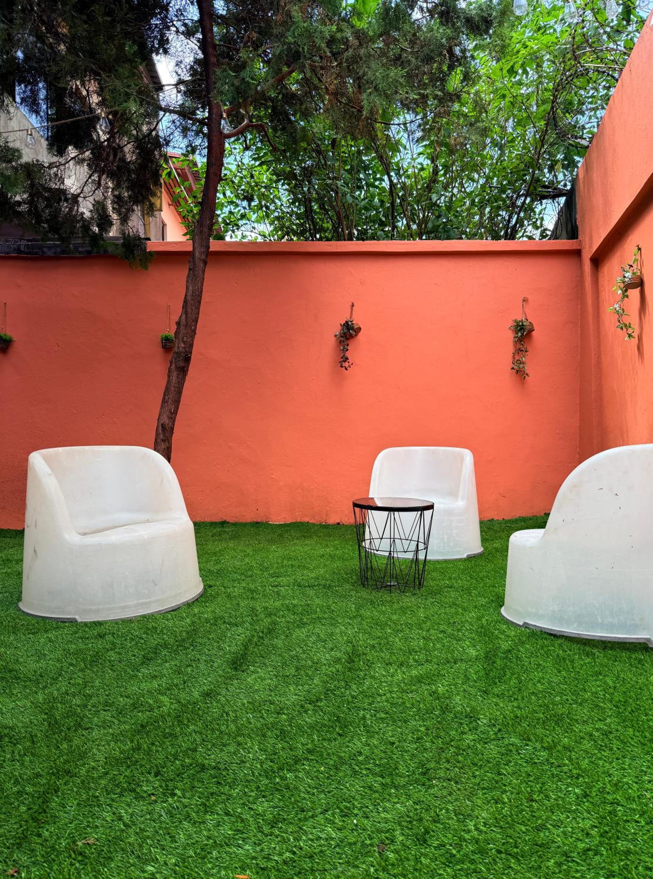 One-Bedroom Apartment with Garden photo 1