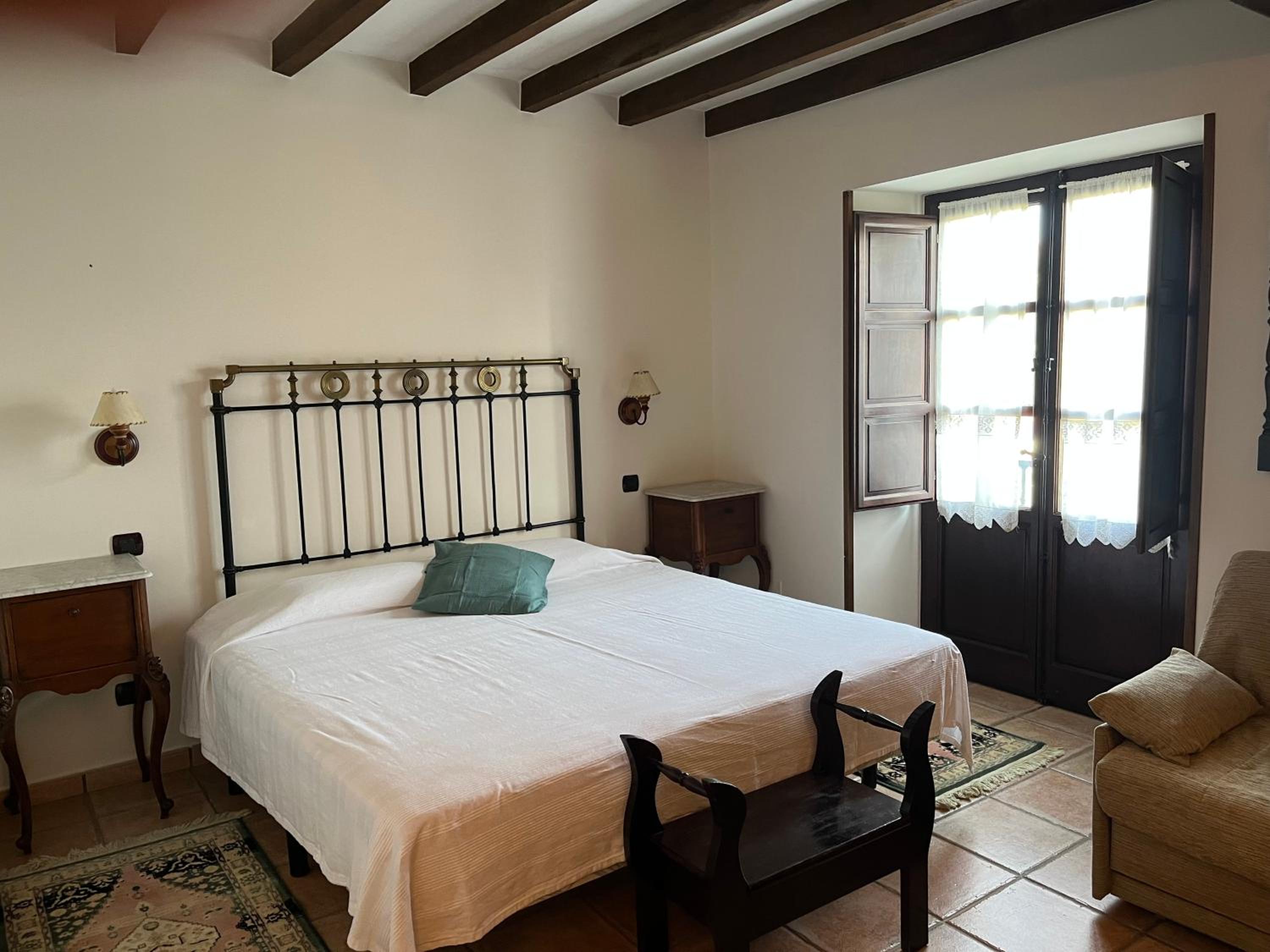 Double Room with Balcony photo 2