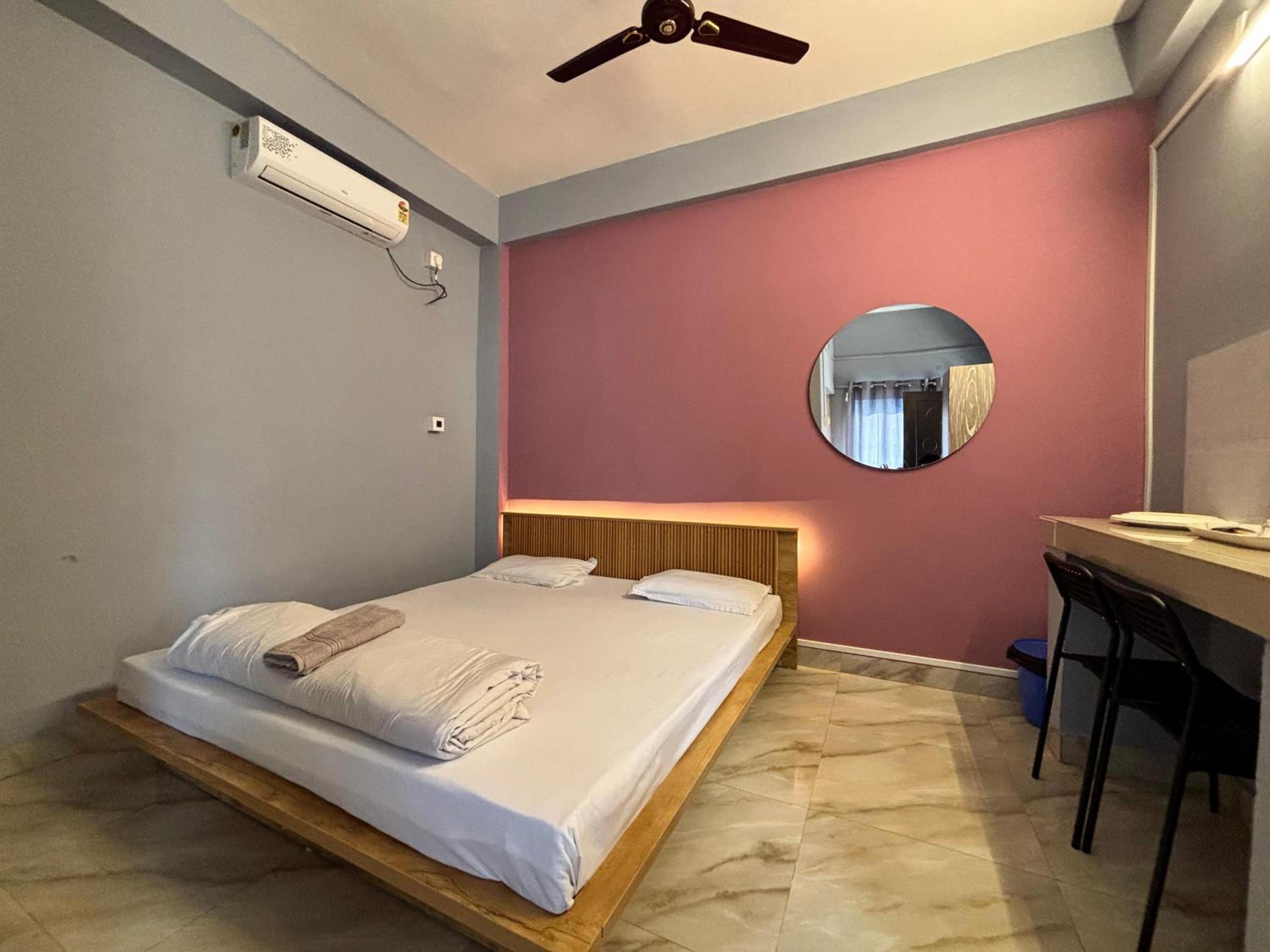 Budget Double Room photo 2