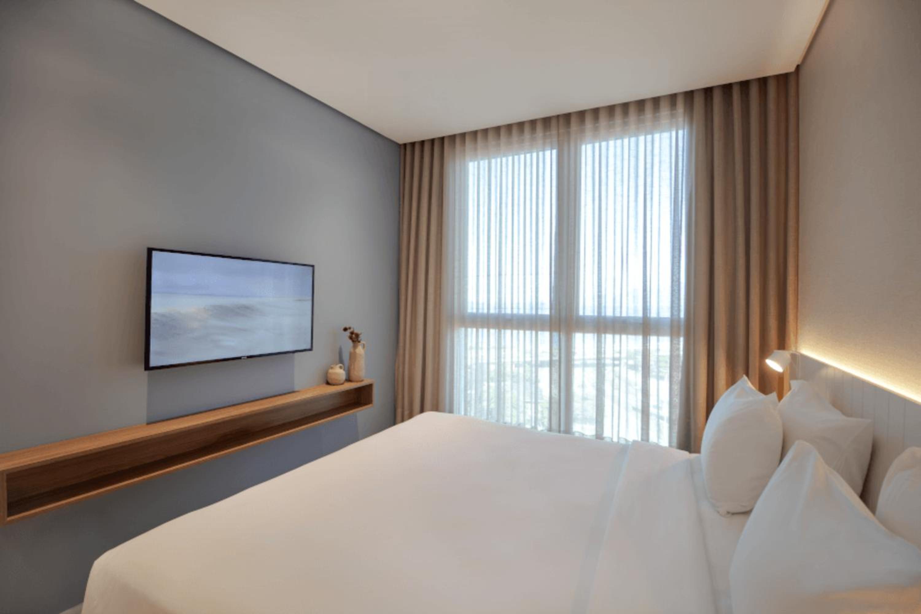 Premium Double - 1 Queen Bed - Photo 5
