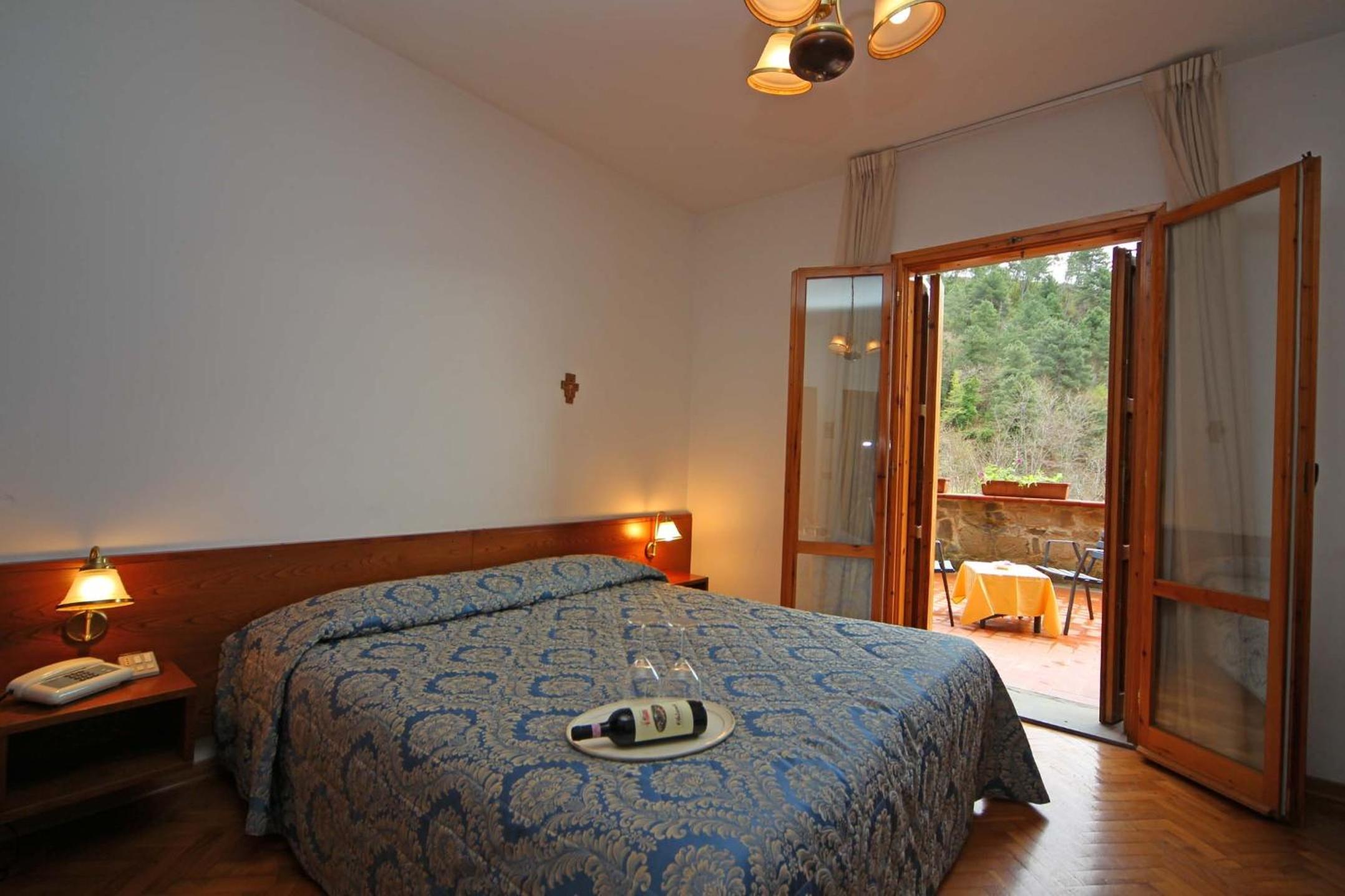 Double or Twin Room with Balcony - Photo 1