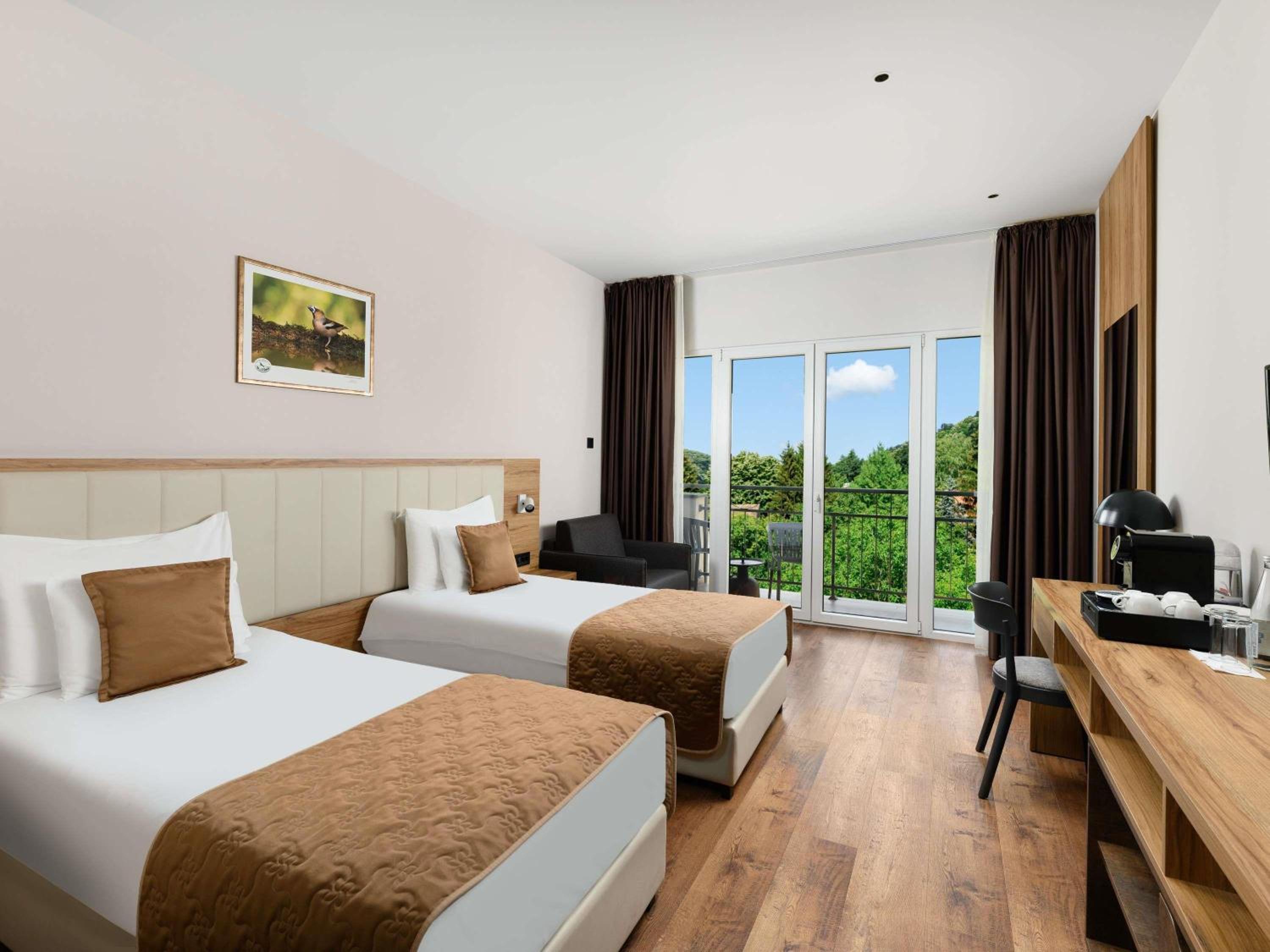 Superior Twin Room with Pool View - Photo 1