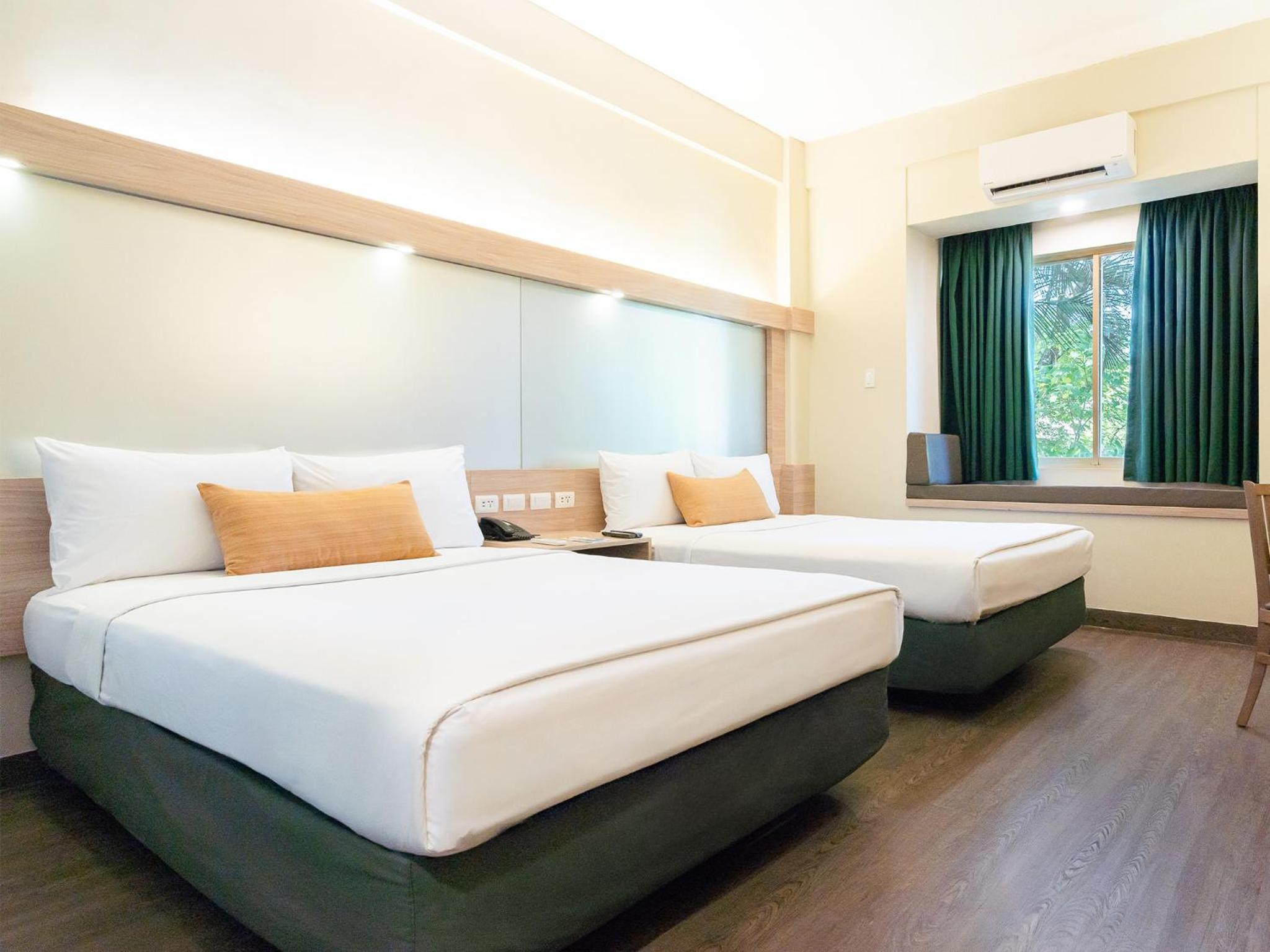 Queen Room with Two Queen Beds - Non-Smoking
