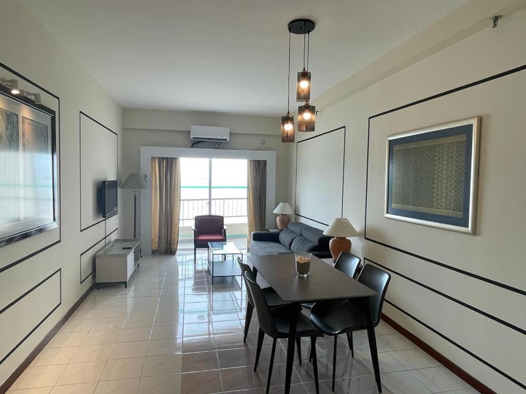 One-Bedroom Apartment - Photo 1