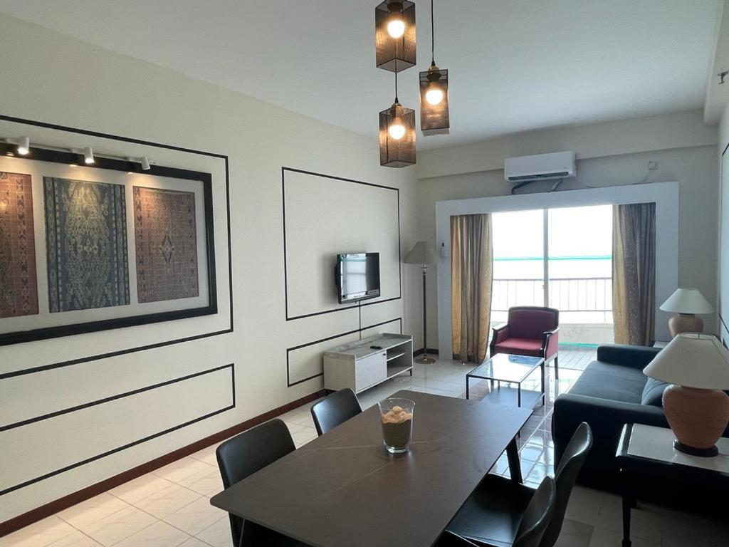 One-Bedroom Apartment - Photo 3