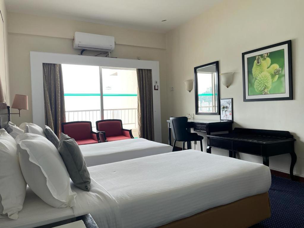 One-Bedroom Apartment - Photo 4