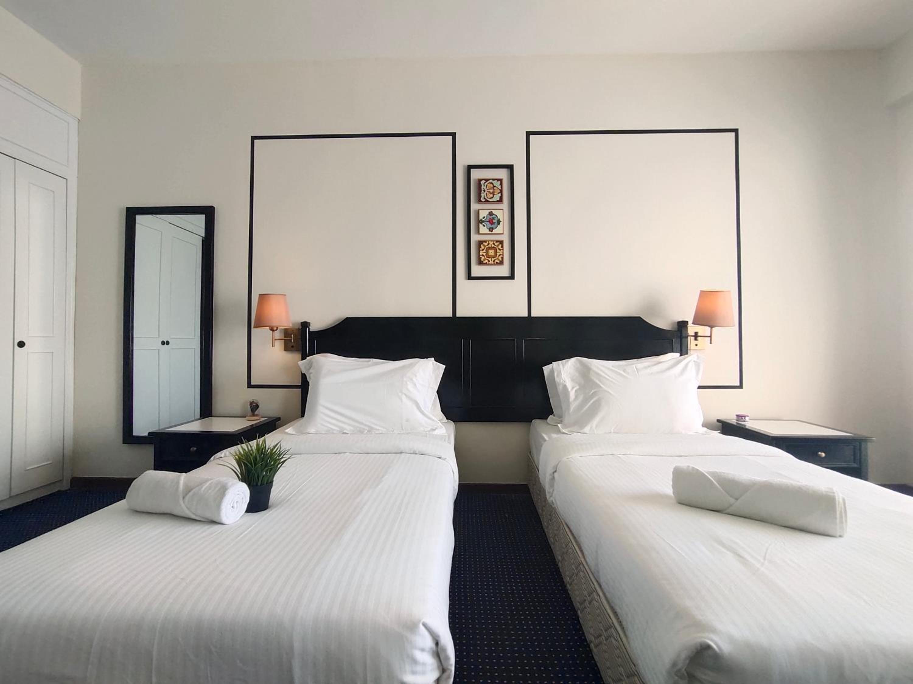 One-Bedroom Apartment - Photo 8