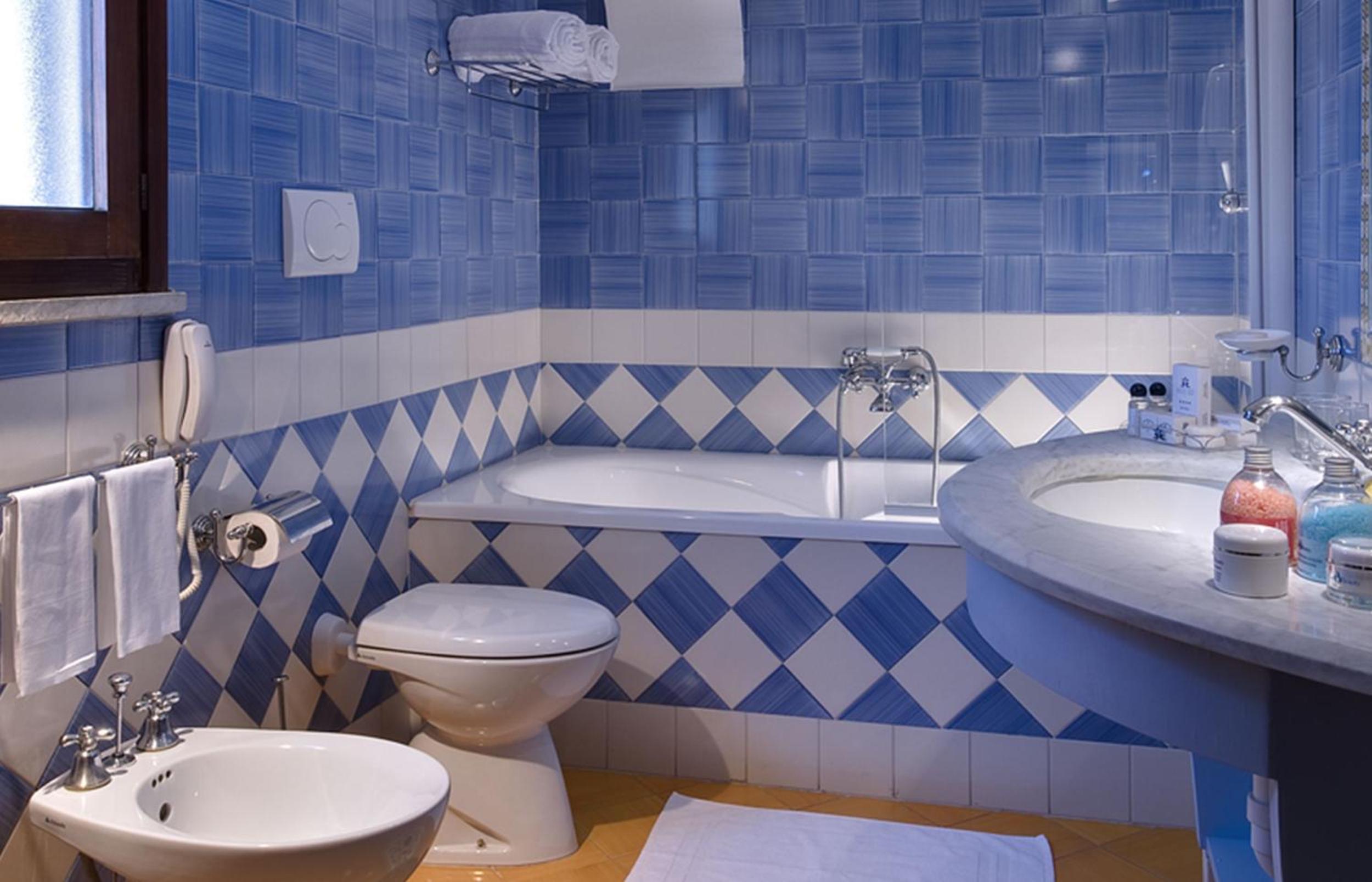 Deluxe Double or Twin Room with Sea View - Photo 7