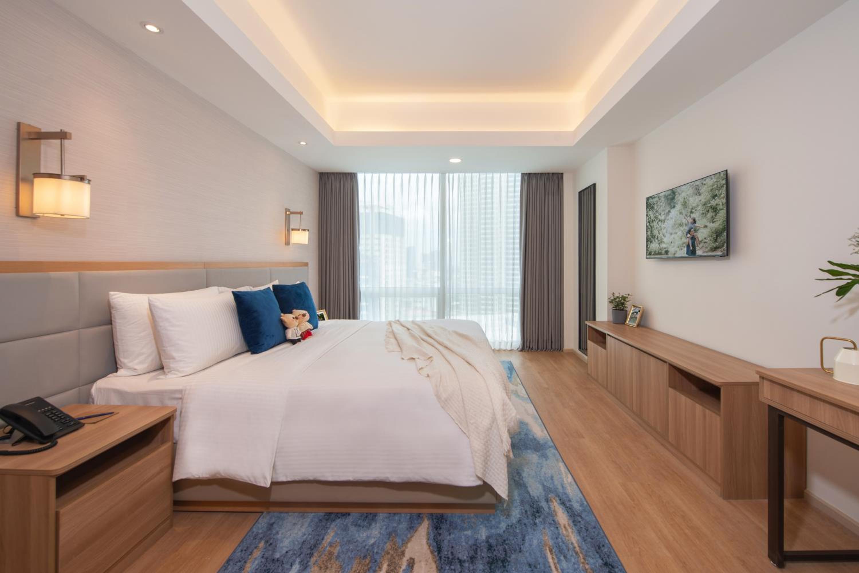 One Bedroom Deluxe - Photo 2