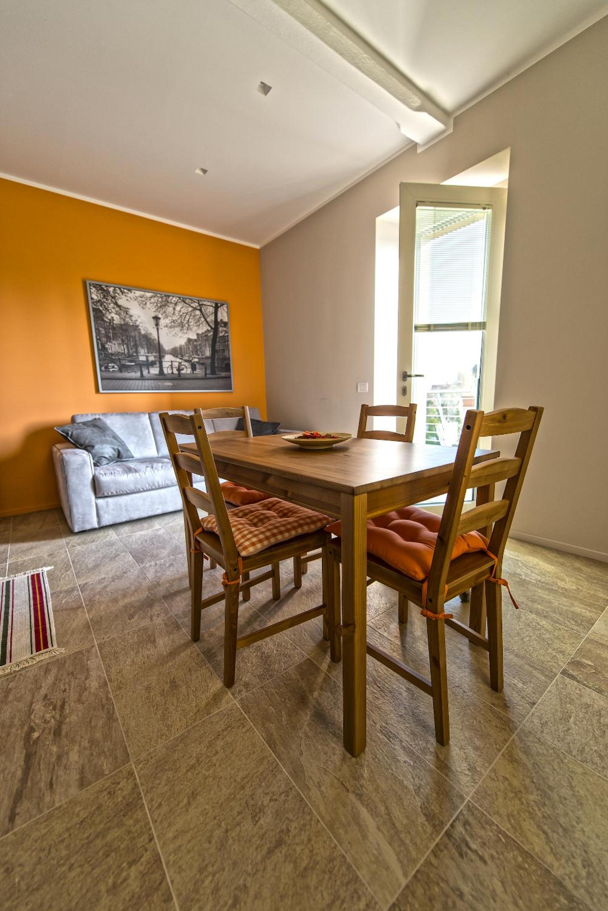 One-Bedroom Apartment - Photo 6