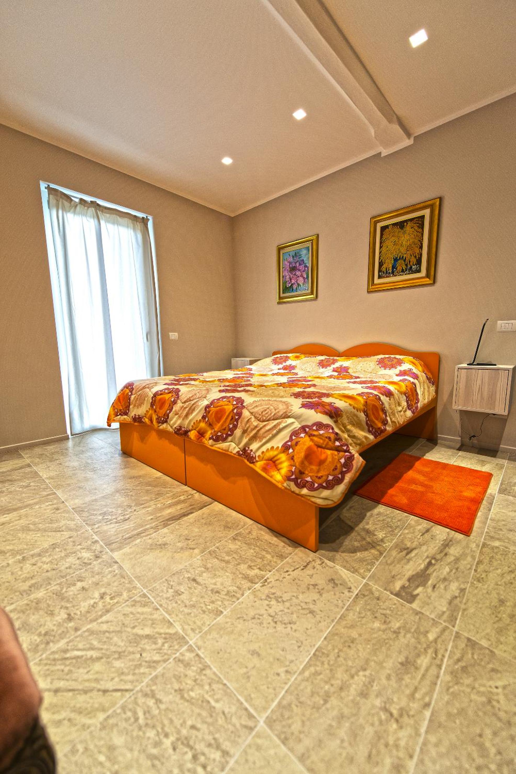 One-Bedroom Apartment - Photo 7
