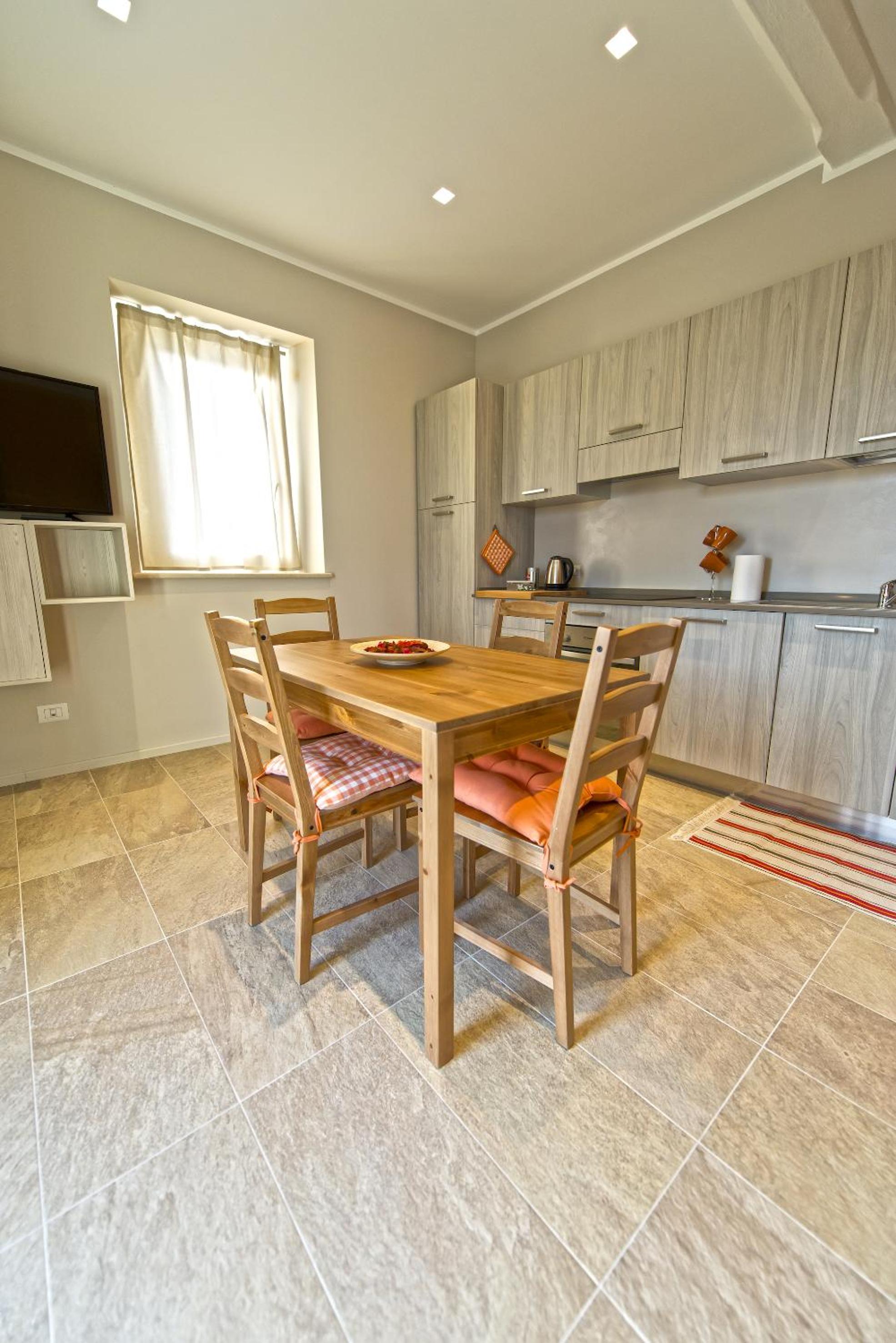 One-Bedroom Apartment - Photo 8