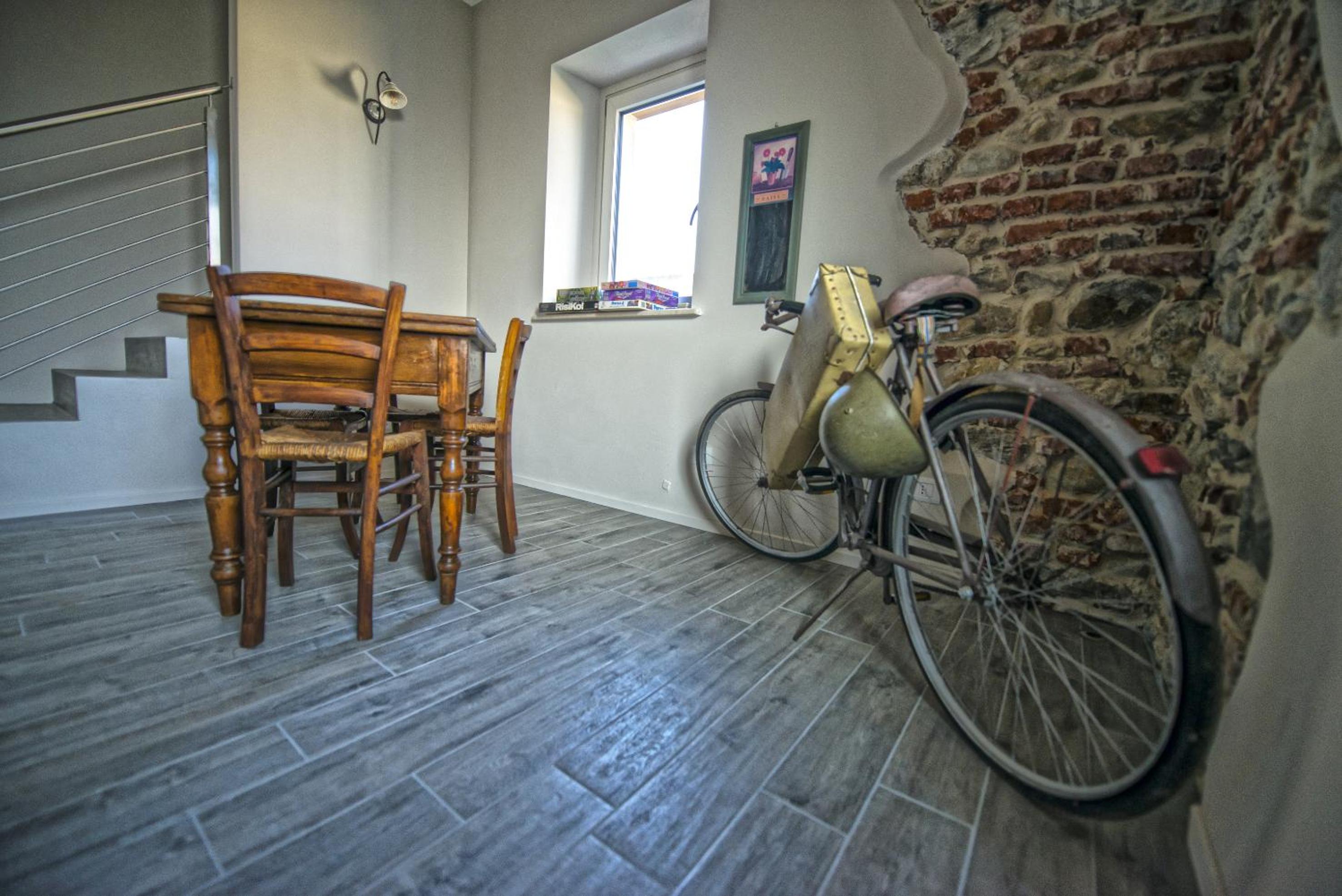 One-Bedroom Apartment - Photo 9