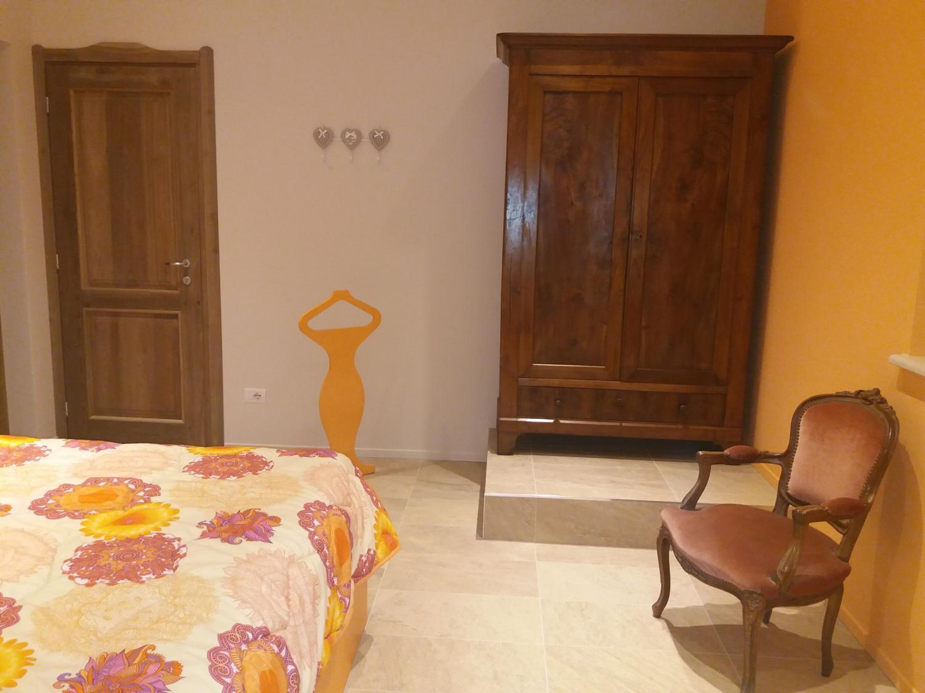 One-Bedroom Apartment - Photo 11