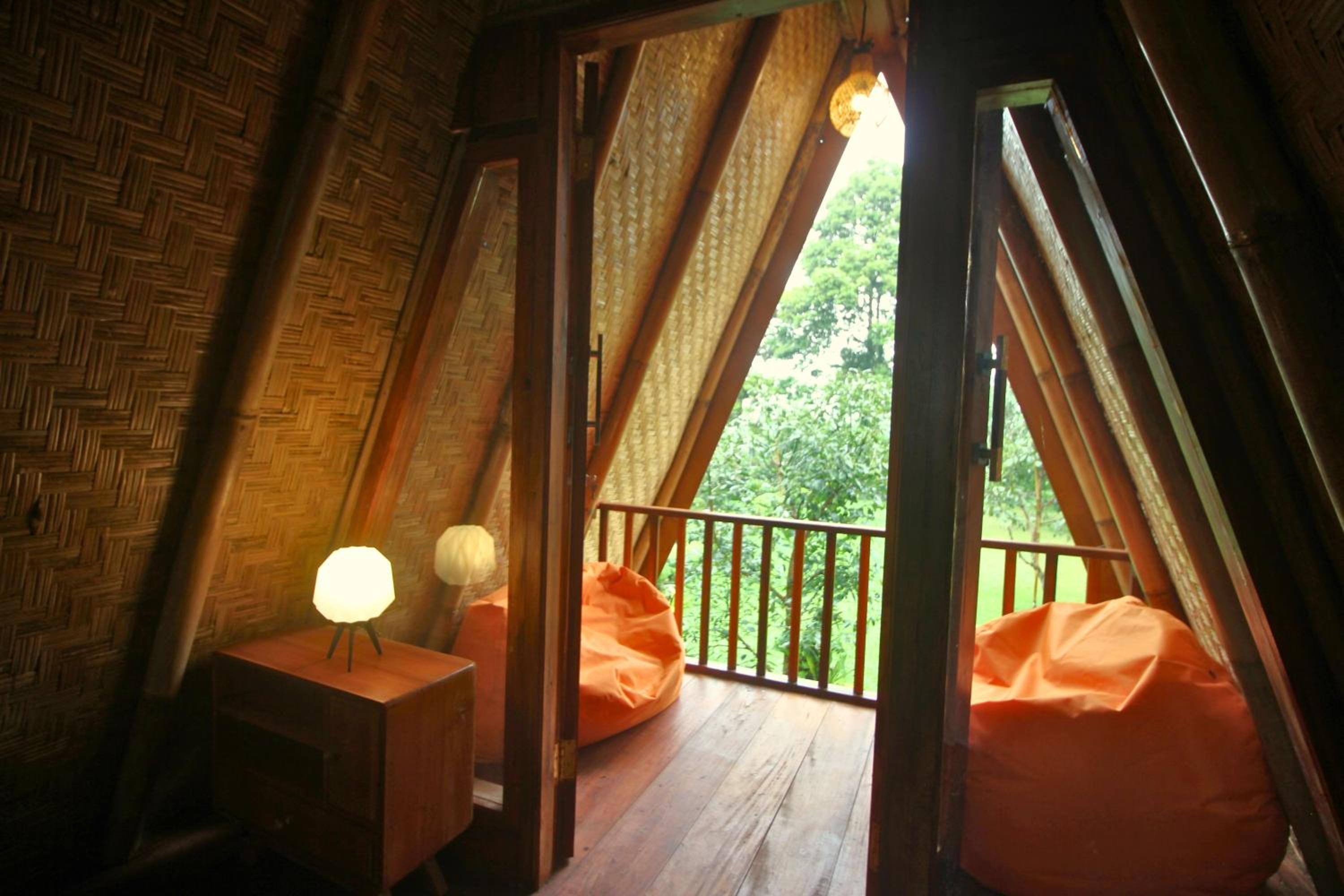 Bamboo Cabin with Bathtub - Photo 2