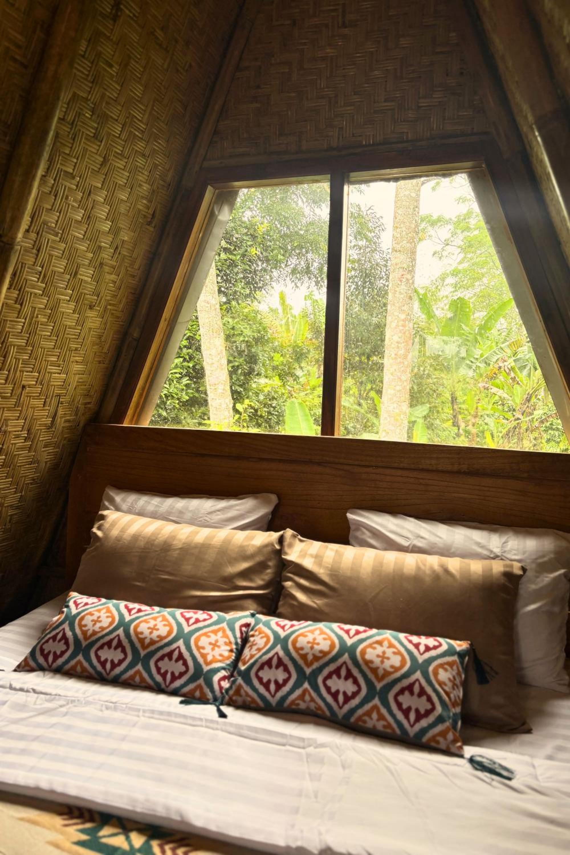 Bamboo Cabin with Bathtub - Photo 20