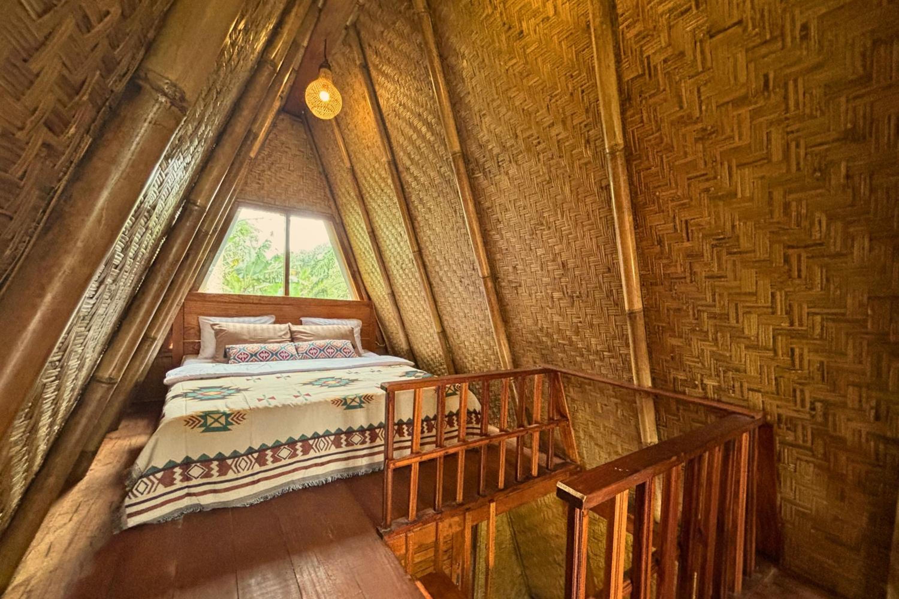 Bamboo Cabin with Bathtub - Photo 5