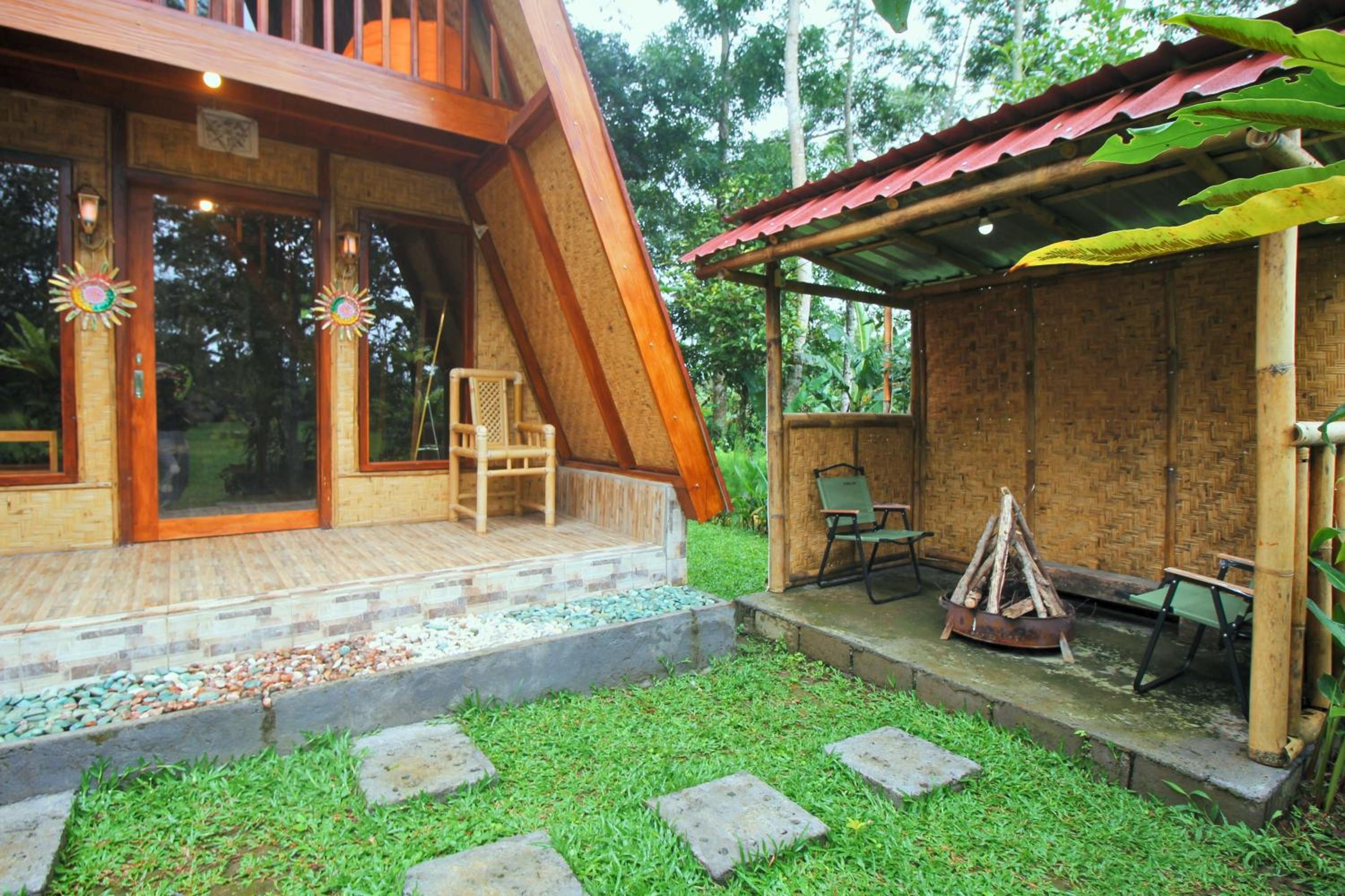 Bamboo Cabin with Bathtub - Photo 6