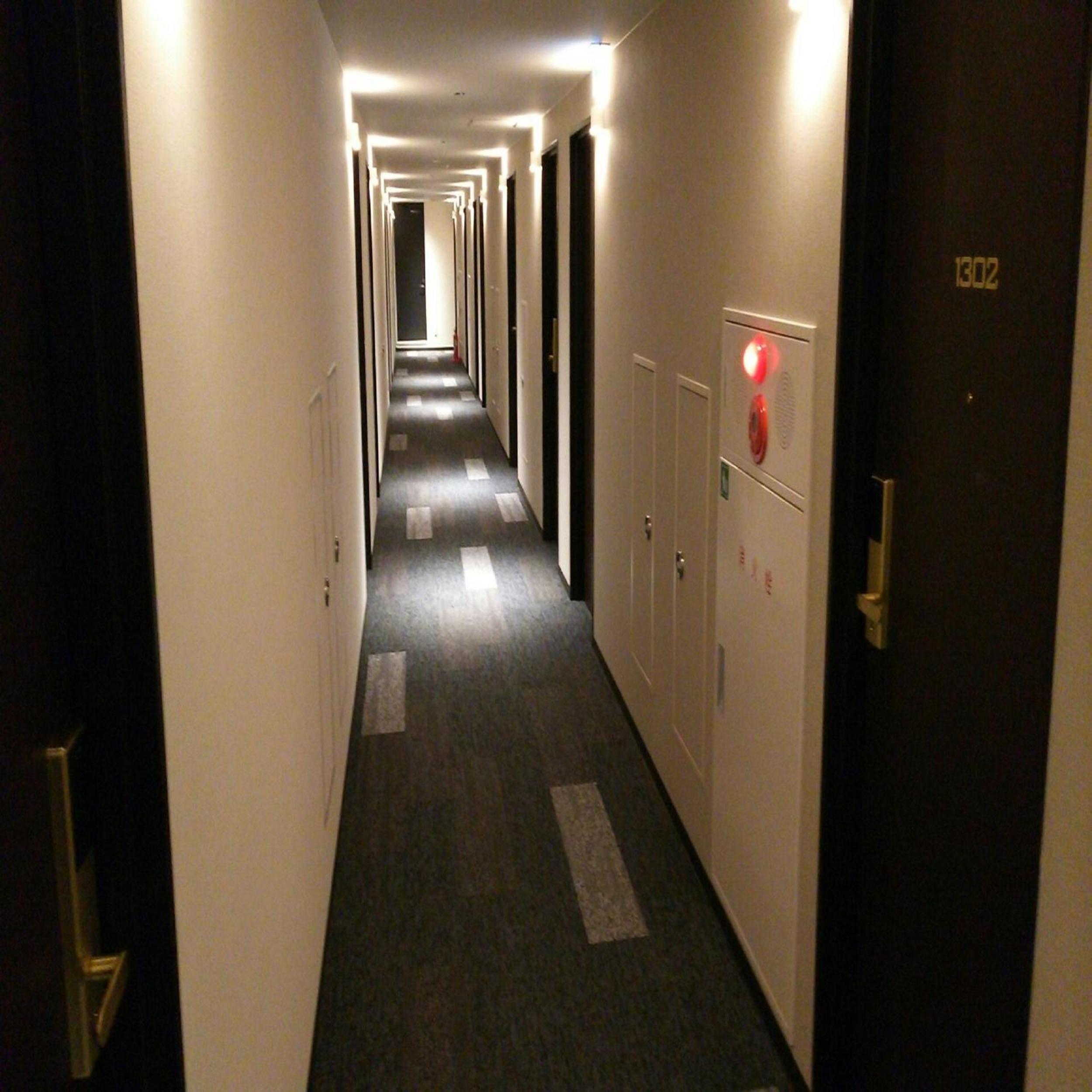 Twin Room - Non-Smoking photo 2