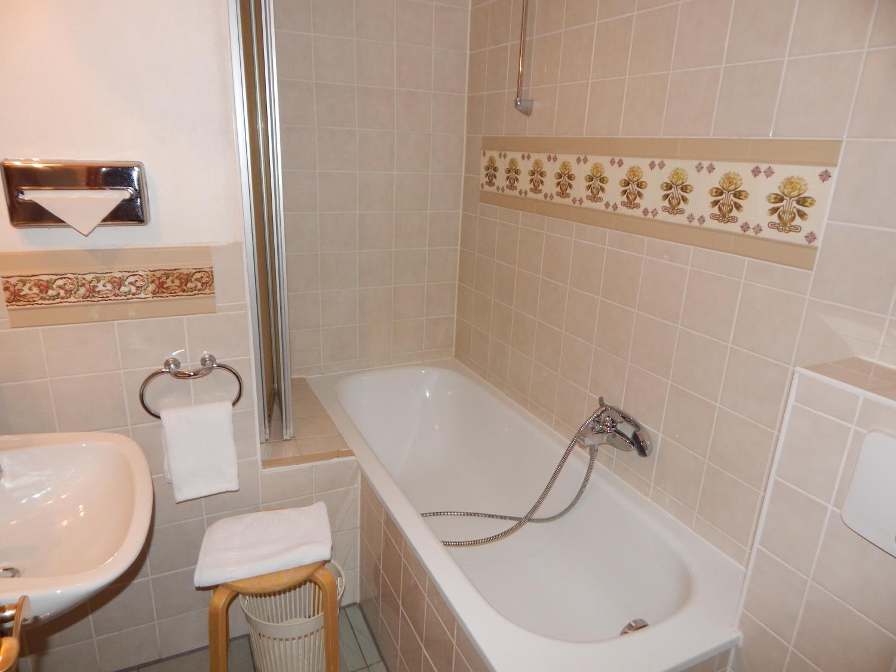 Double Room - Photo 13