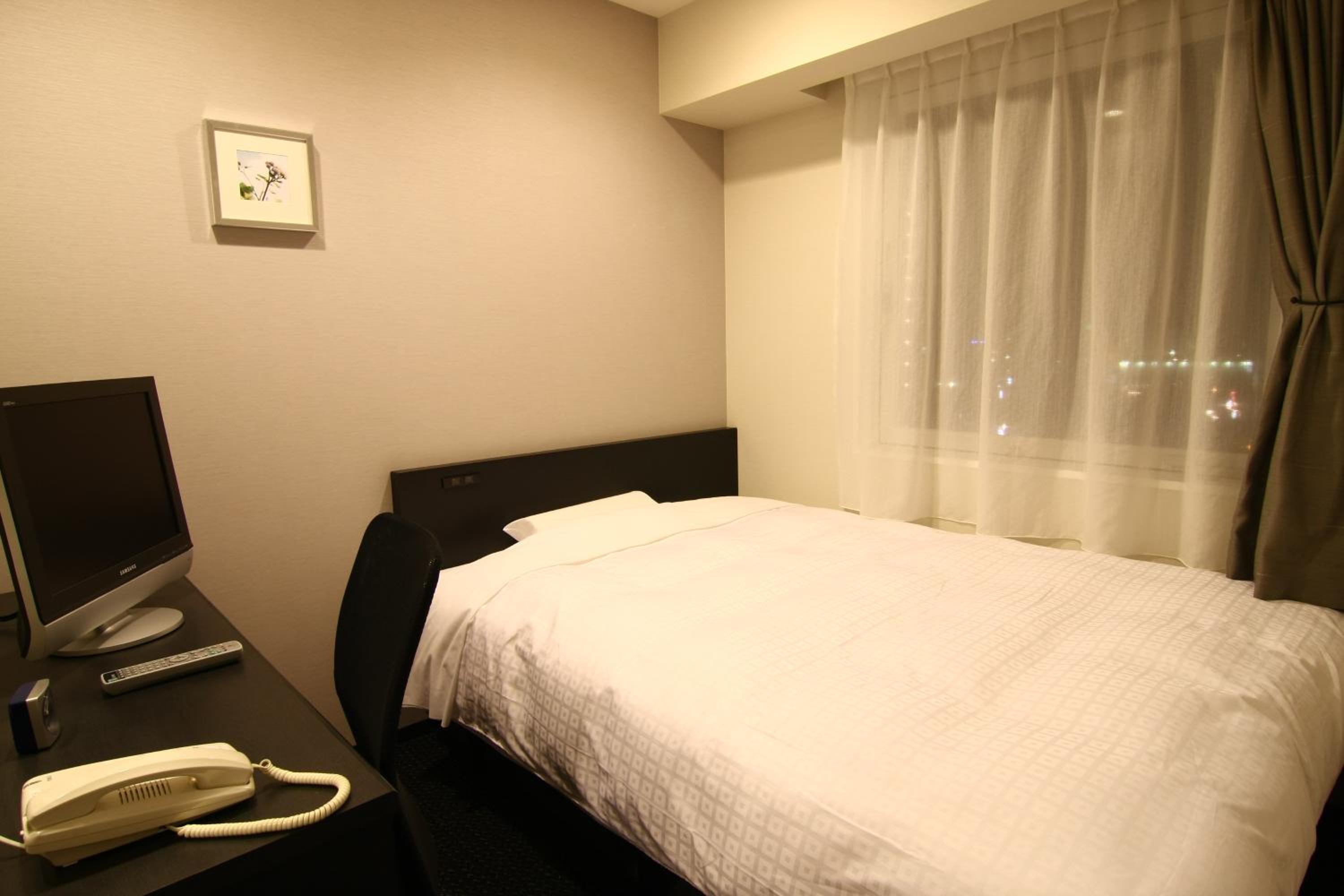 Single Room - Non-Smoking photo 2
