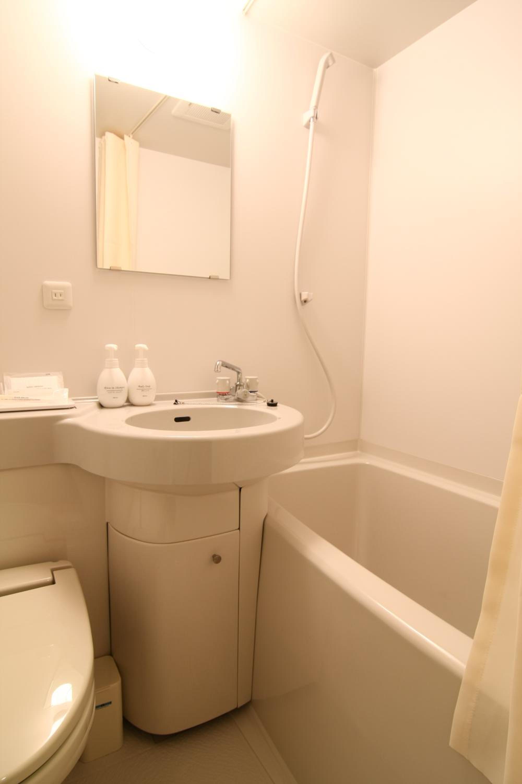 Single Room - Smoking photo 2