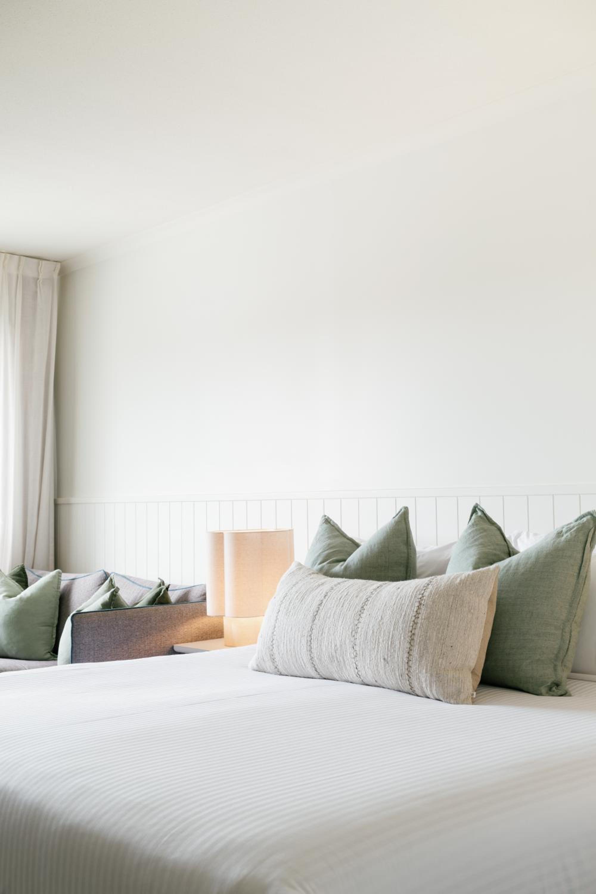 Premier King Room - Eco Green Stay