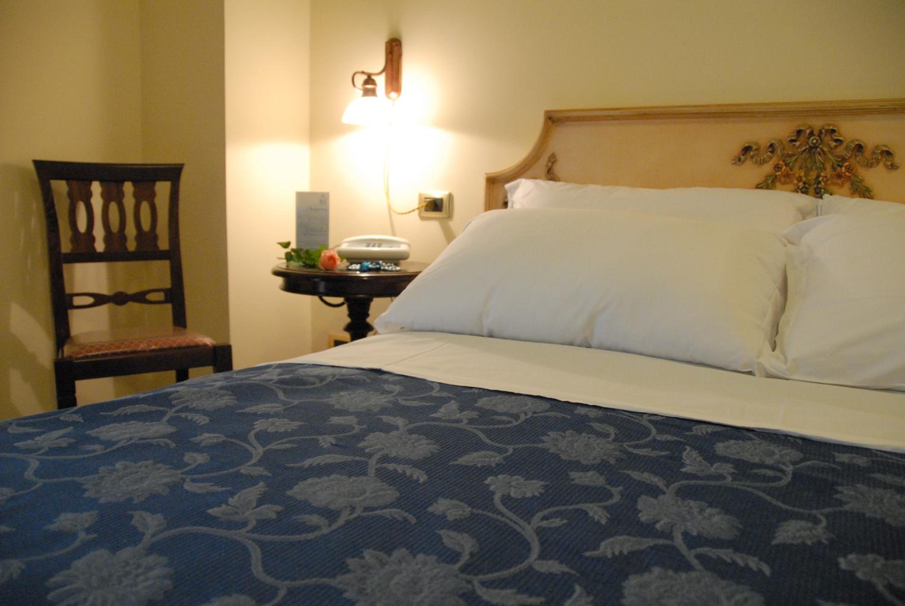 Double Room - Photo 5