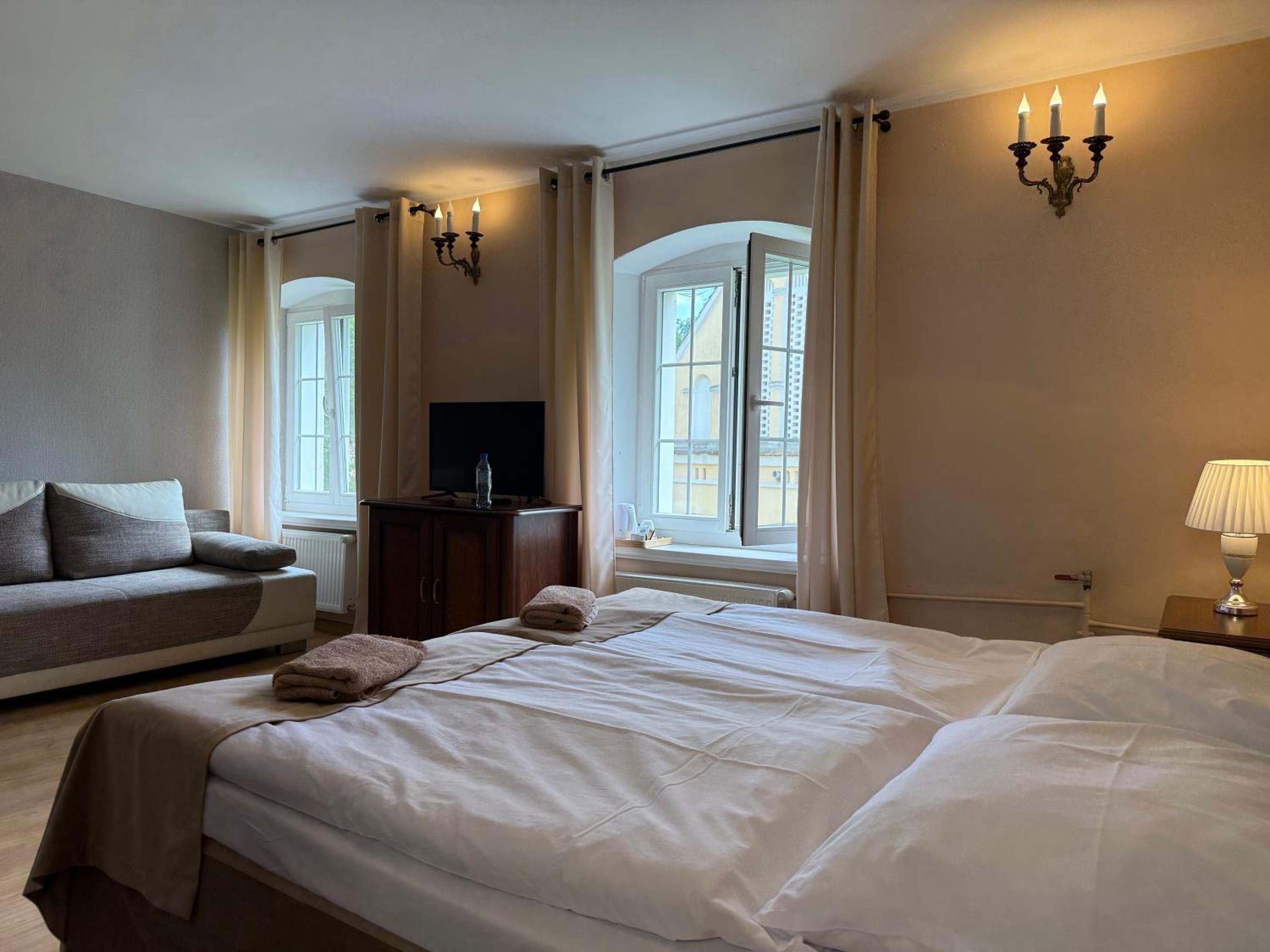 Standard Twin Room with Sofa