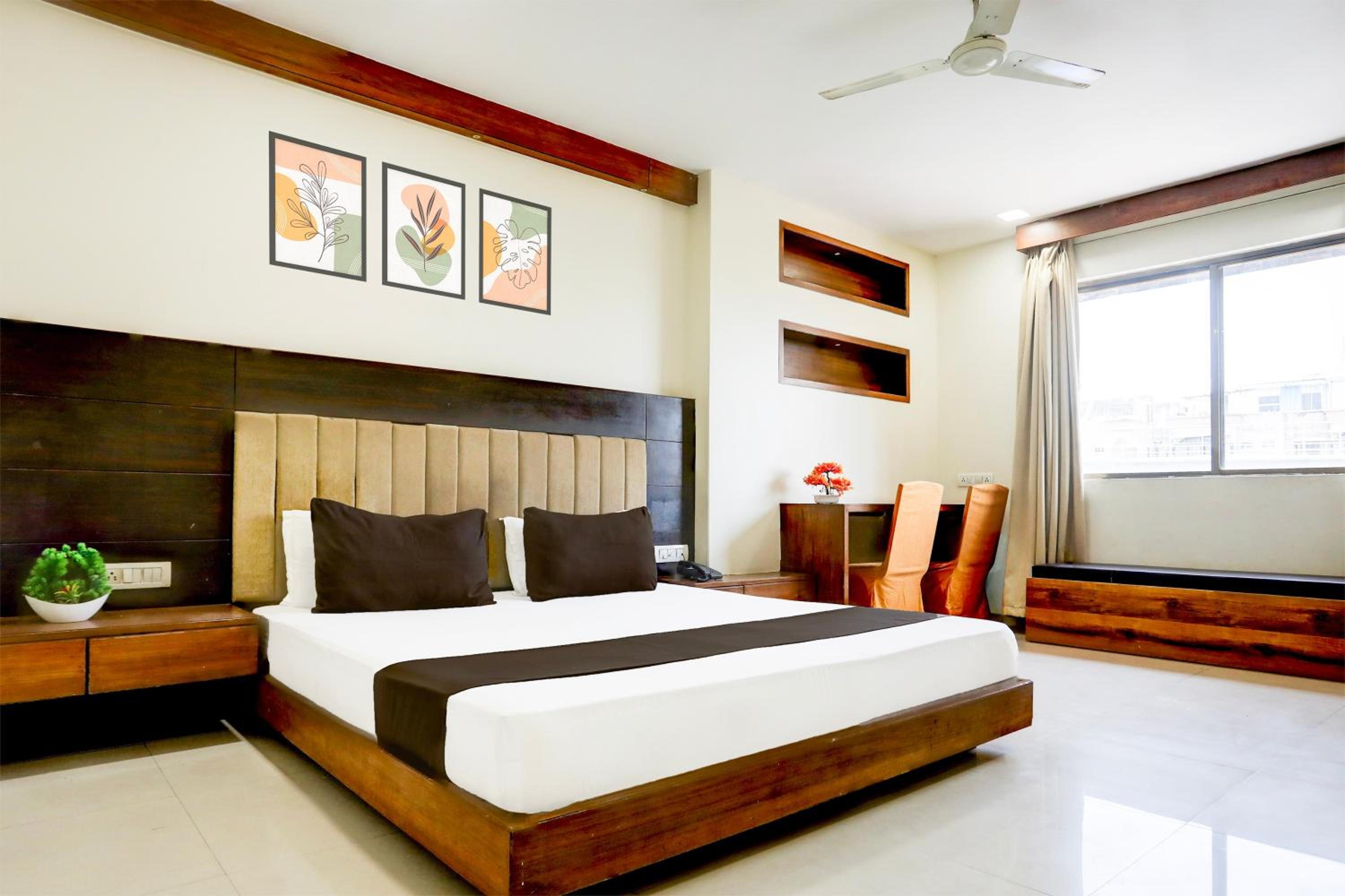 Triple Room with Bath photo 1
