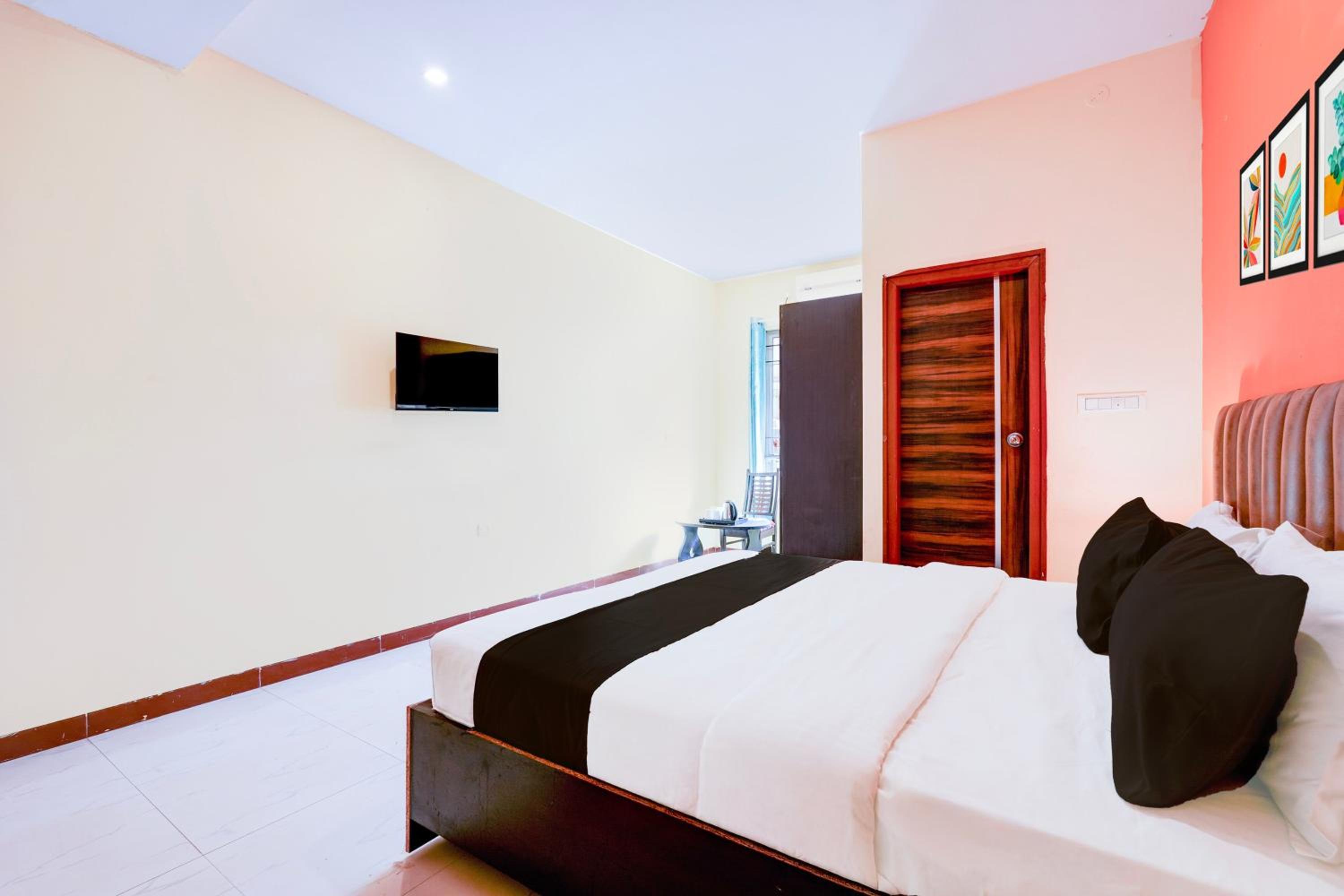 Deluxe Triple Room photo 2