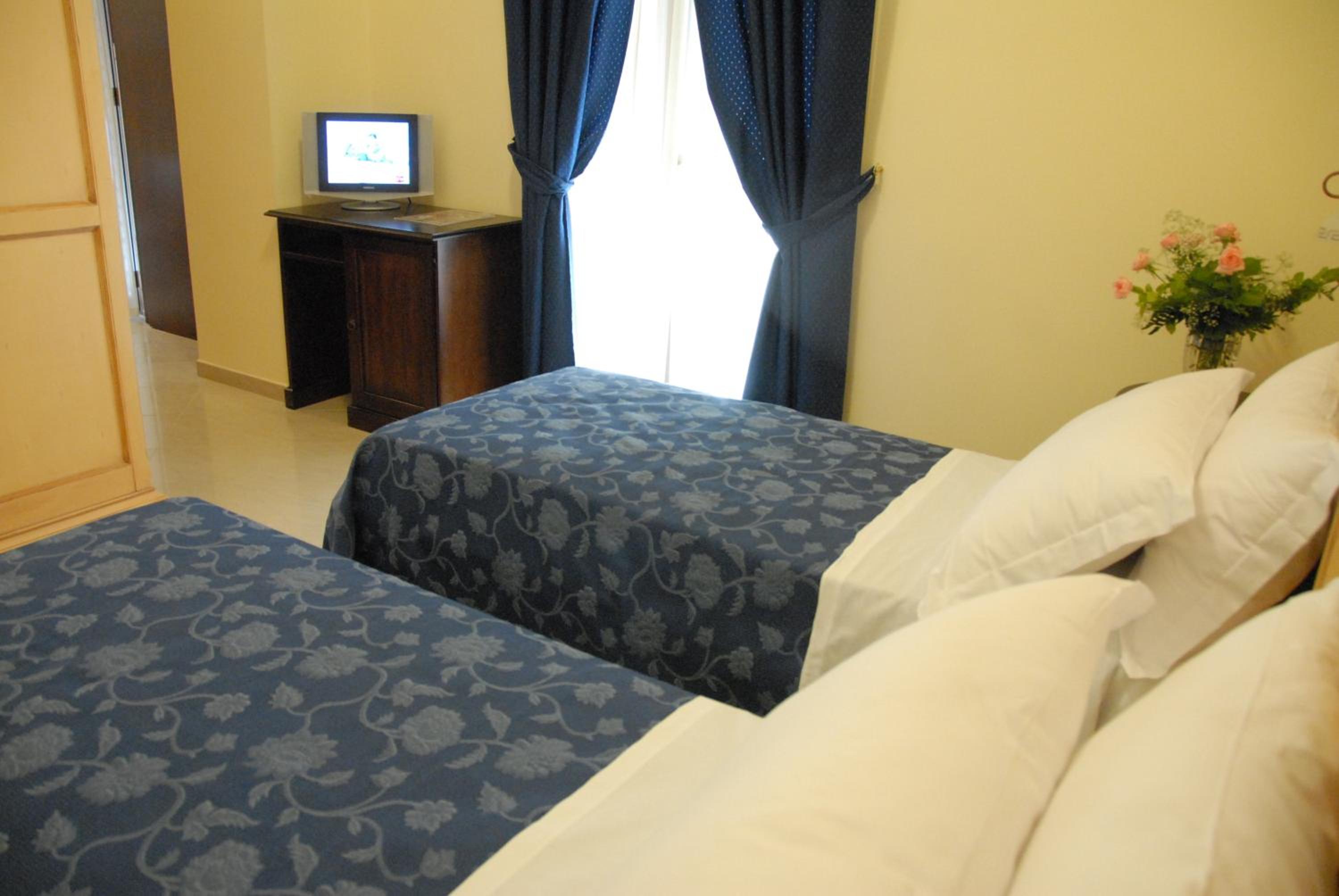 Deluxe Twin Room - Photo 1