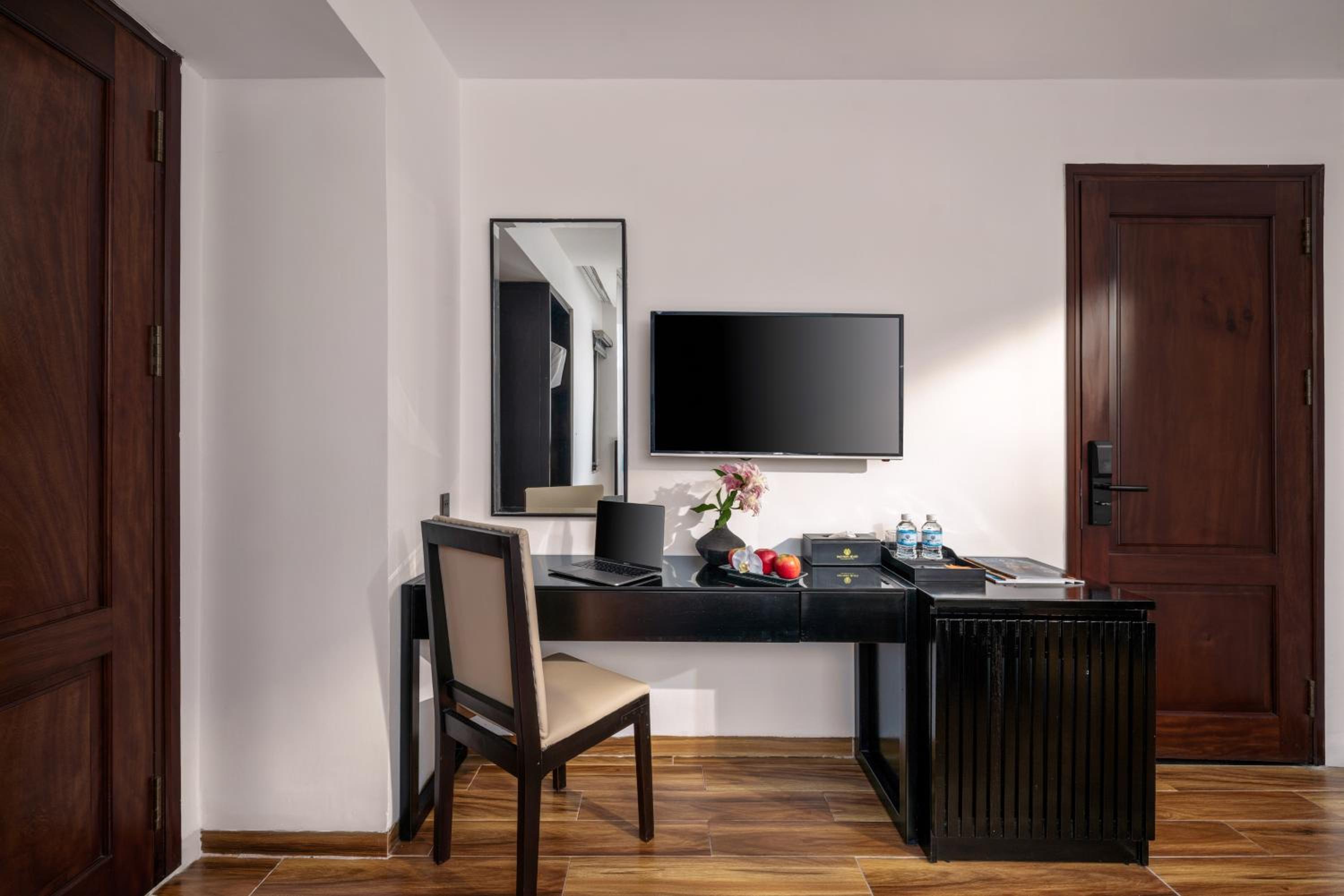 Triple Room with City View
