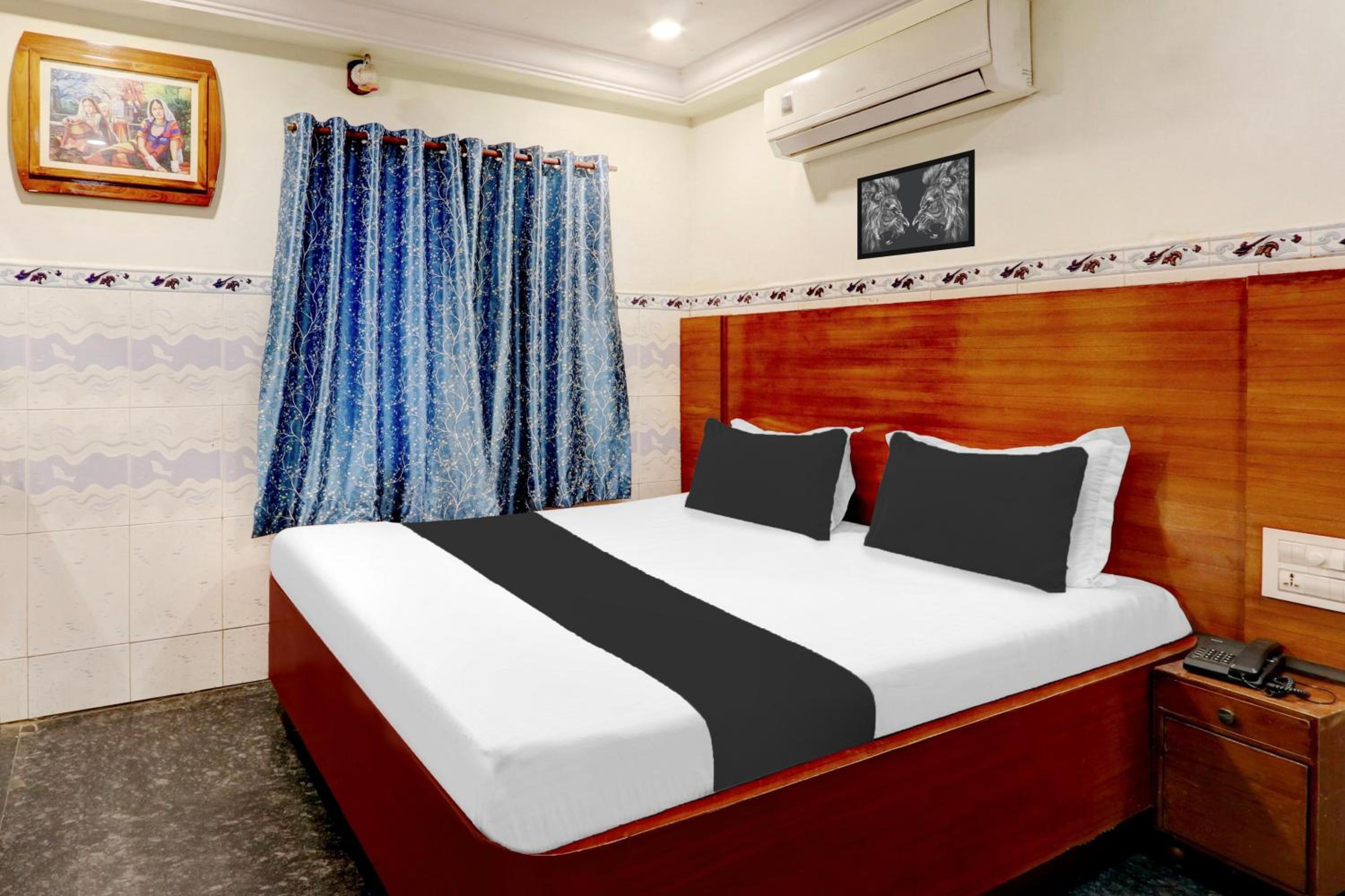 Small Double Room photo 1