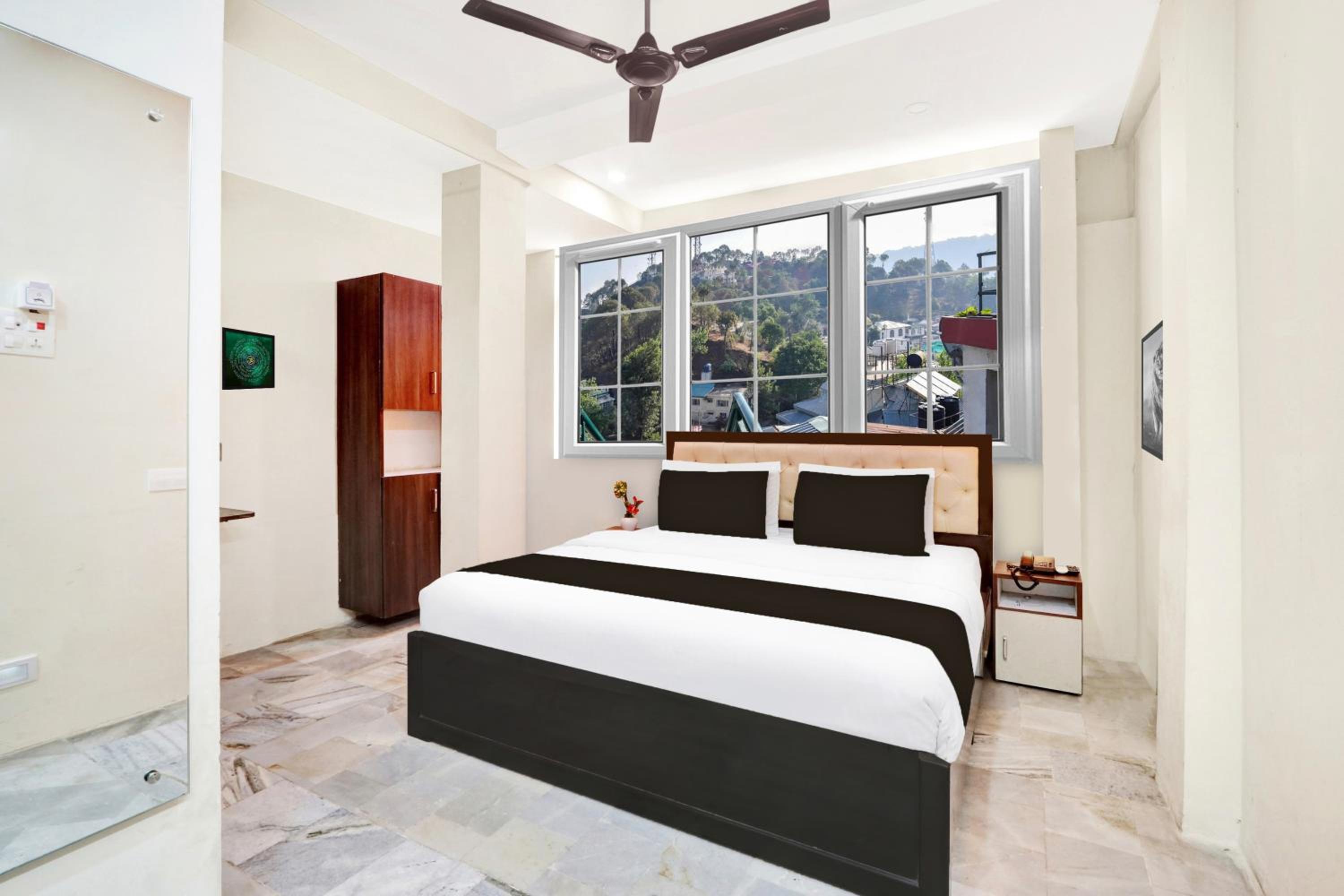 Deluxe Double Room photo 3