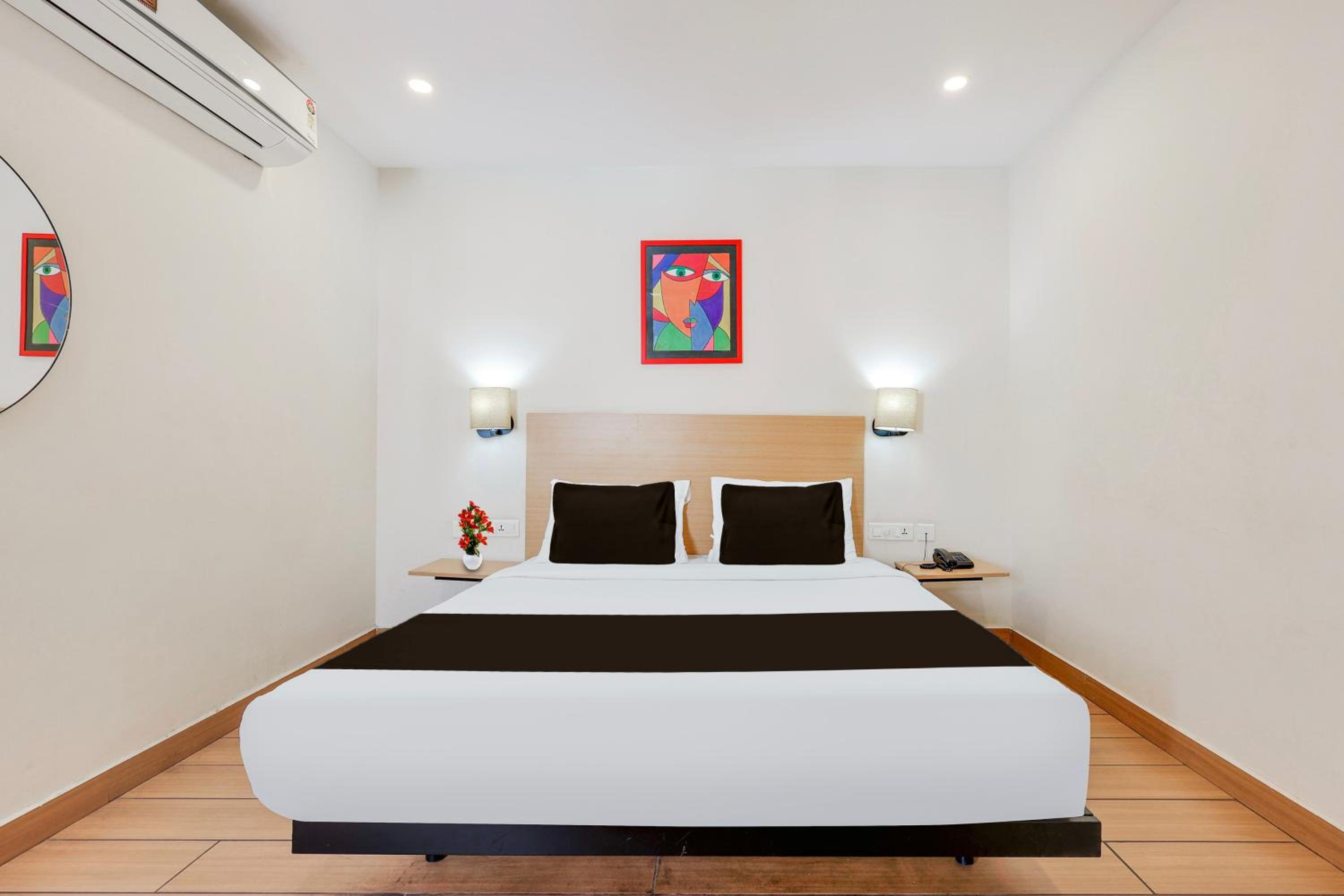 Deluxe Double or Twin Room photo 2