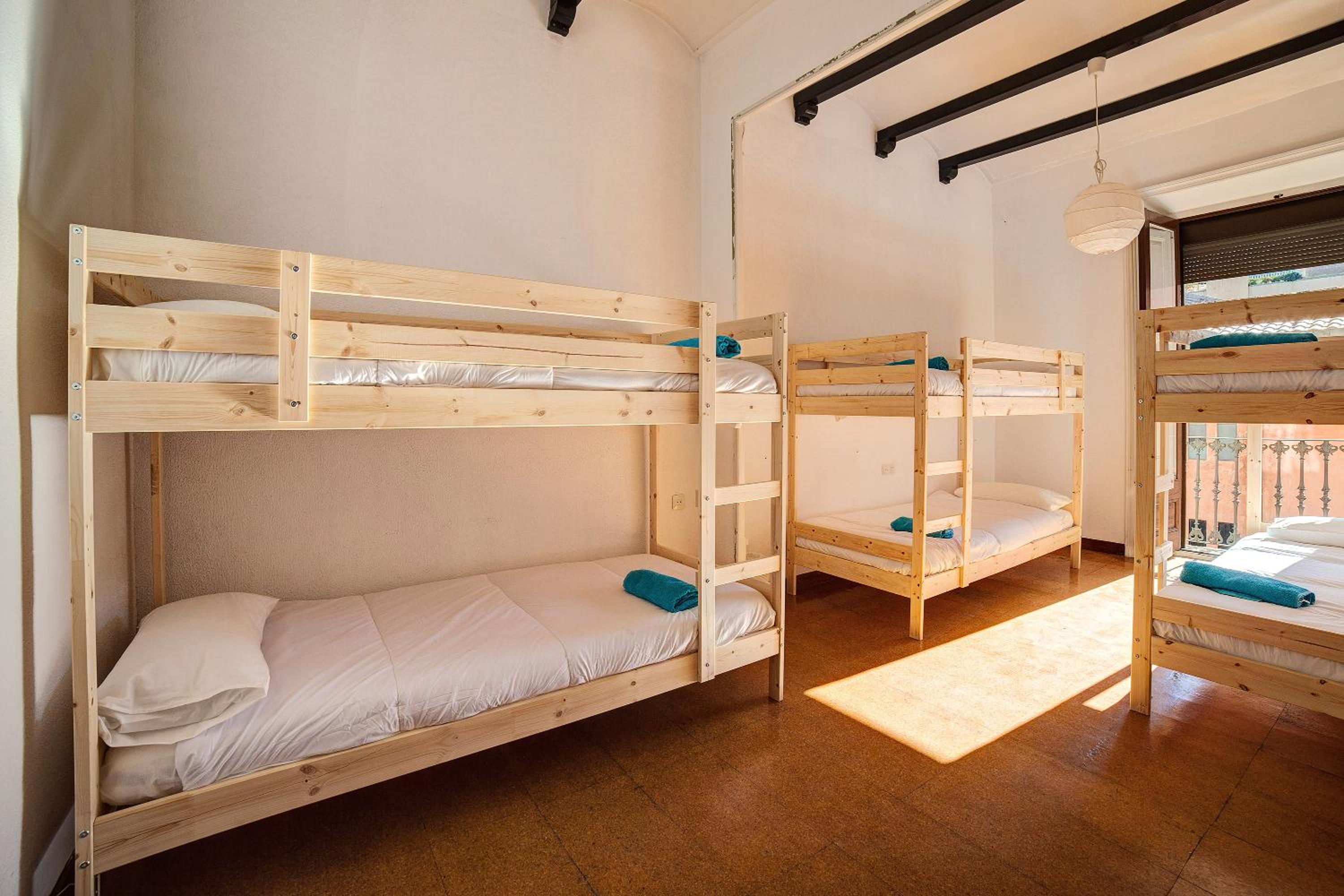 Cama en Habitación Compartida Mixta de 6 Camas