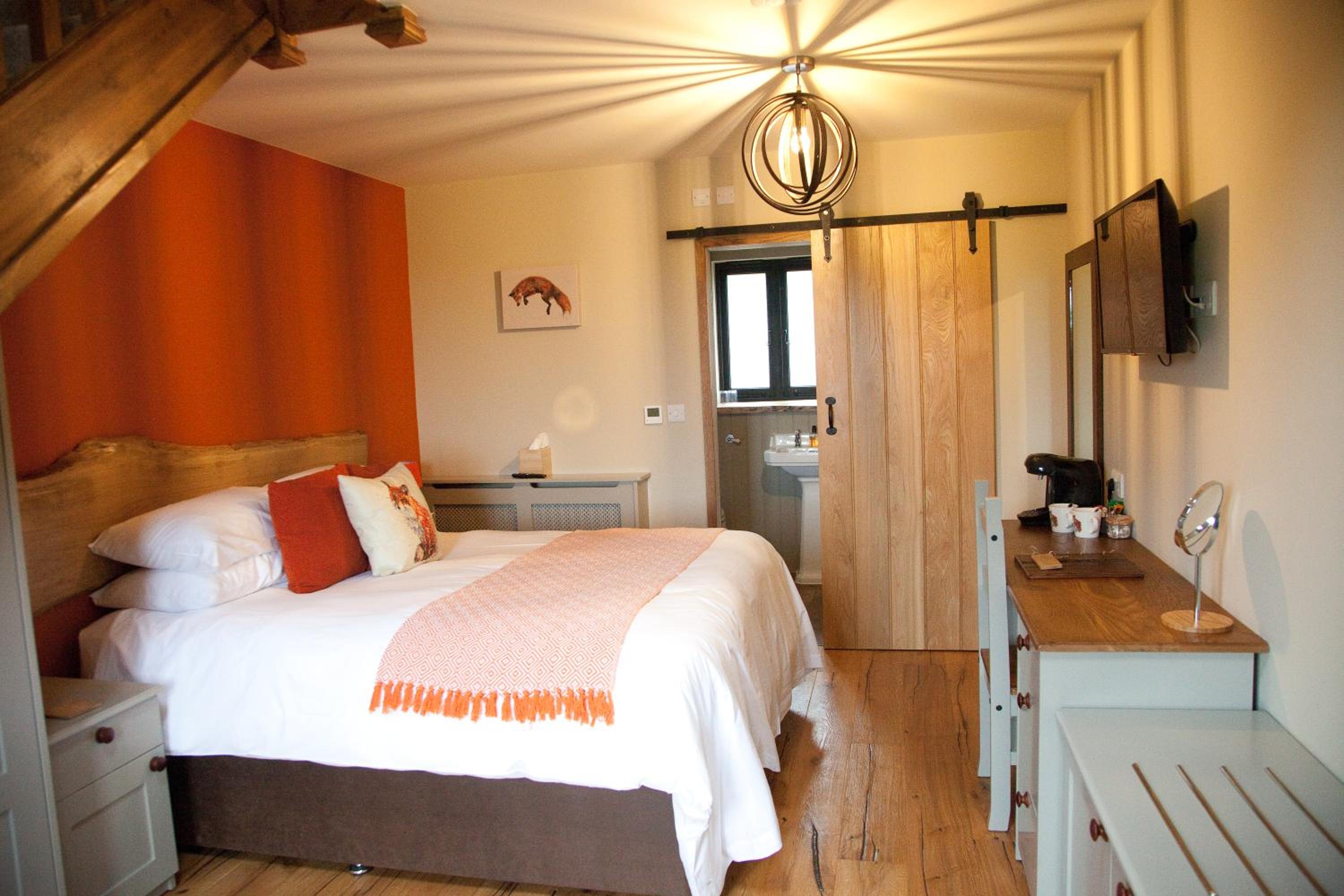 Superior King Suite photo 1