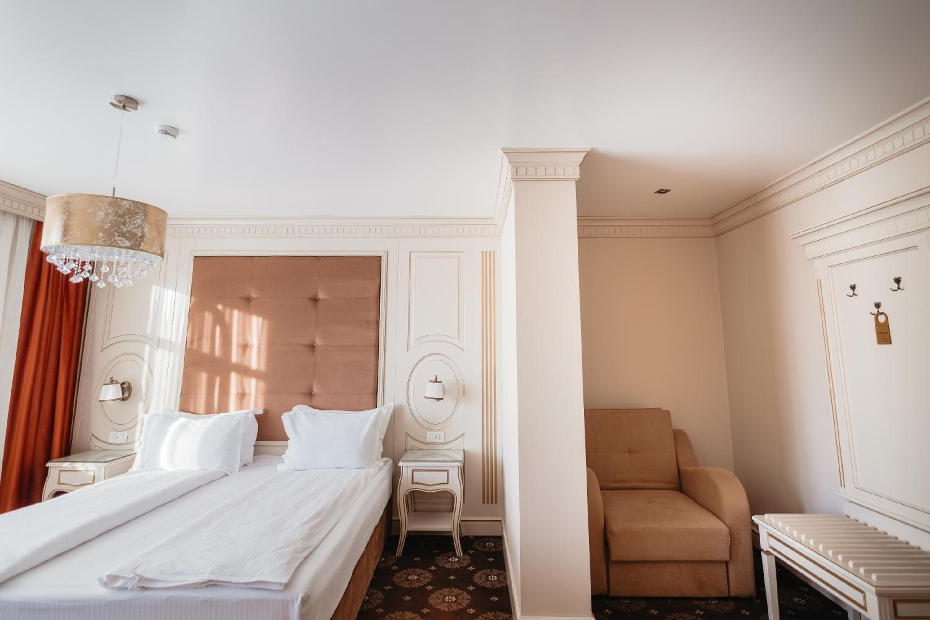 Double Room with Extra Bed photo 1