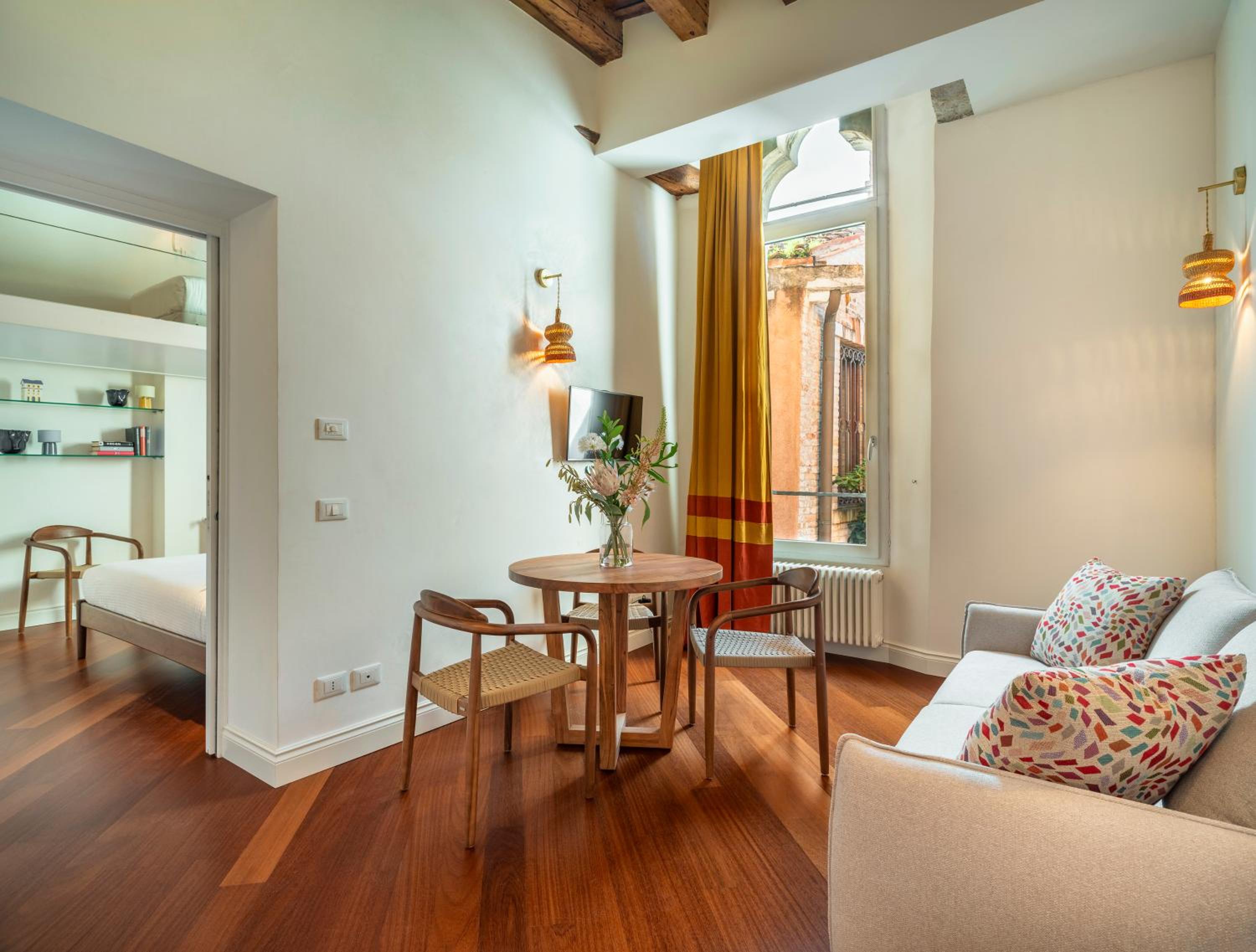 Maisonette photo 1