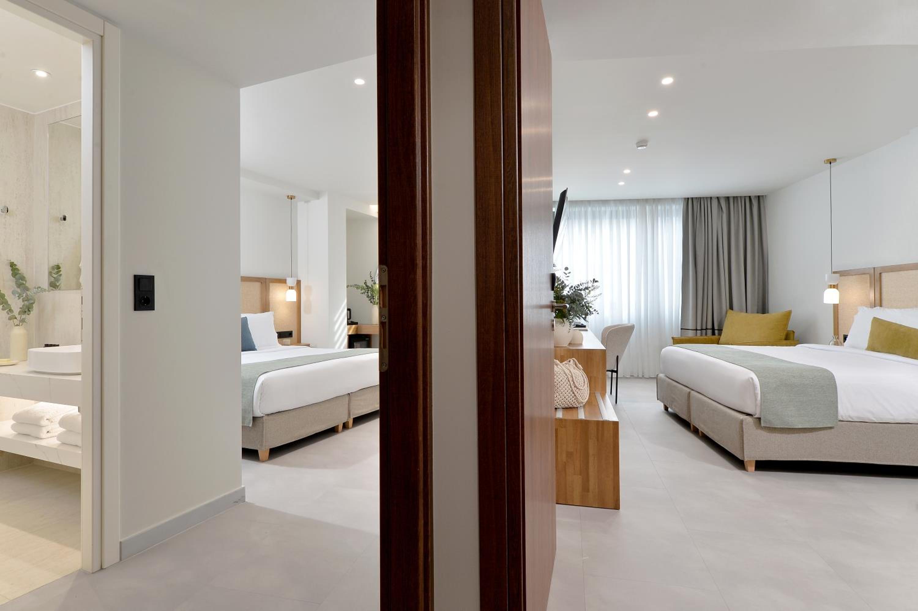 Interconnecting Rooms