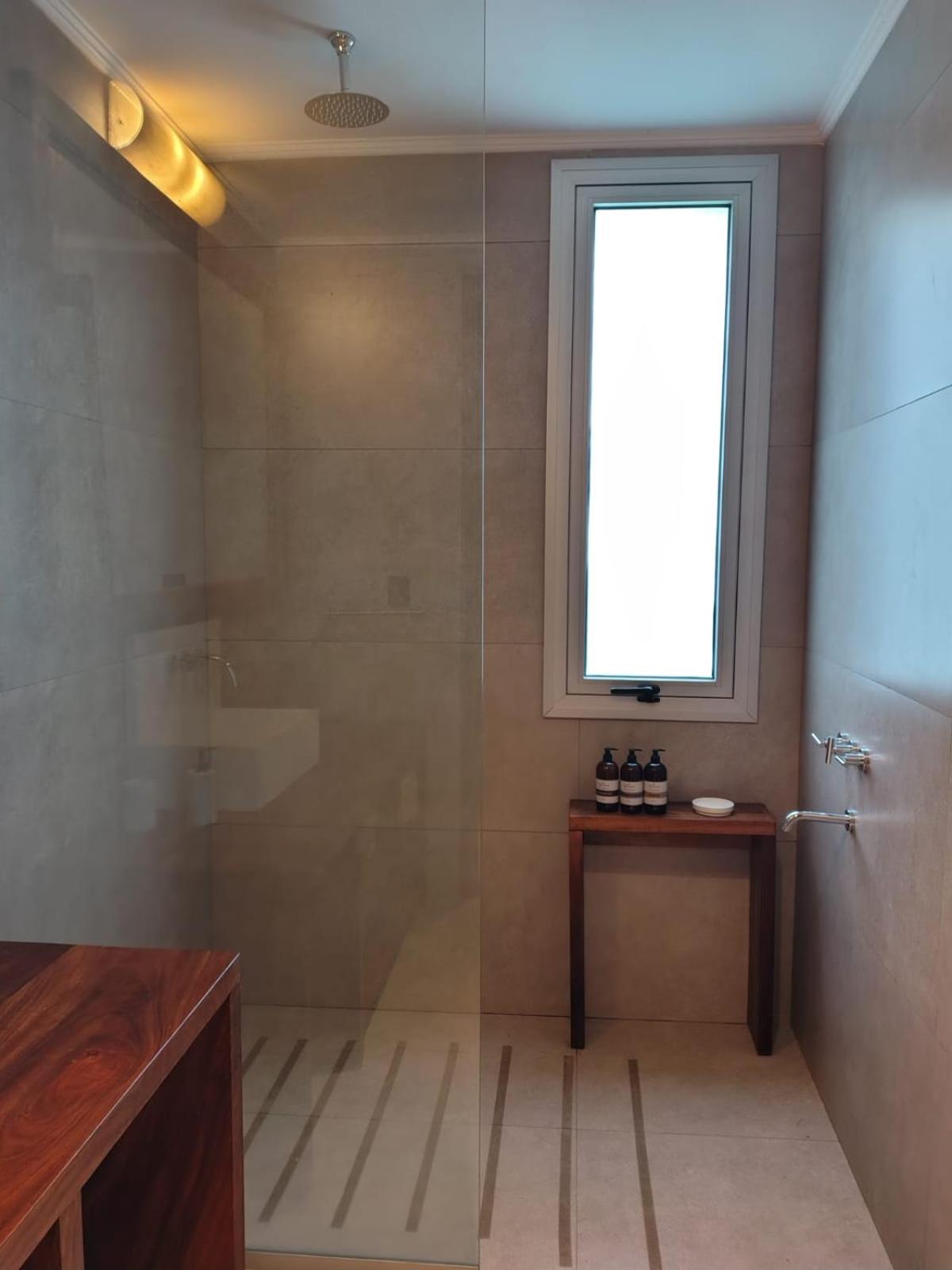 Deluxe Twin Room with Sea View photo 3