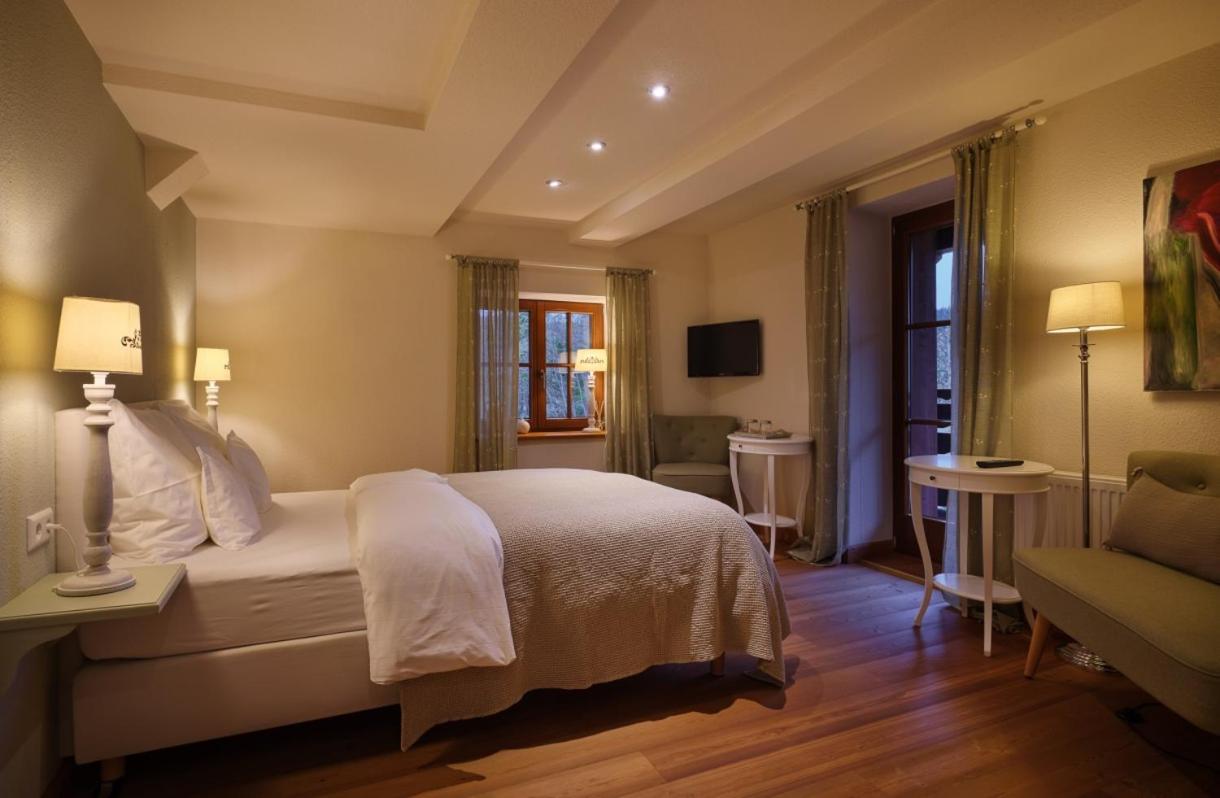 Double Room L with Balcony